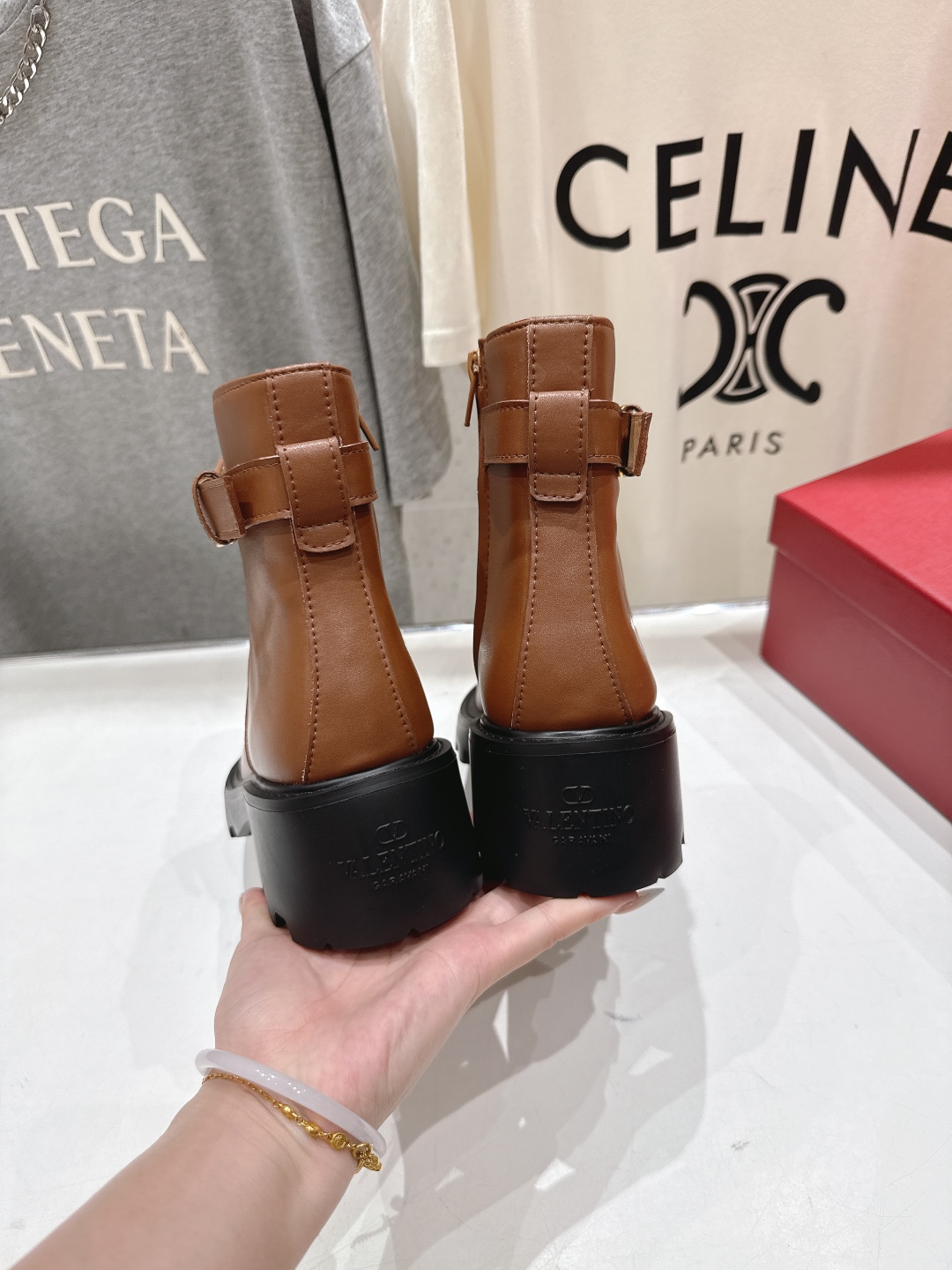高版本出厂 ～New～顶级制作·Valentino·华伦天奴〰️2025ss秋冬系列新款切尔西短靴创新与