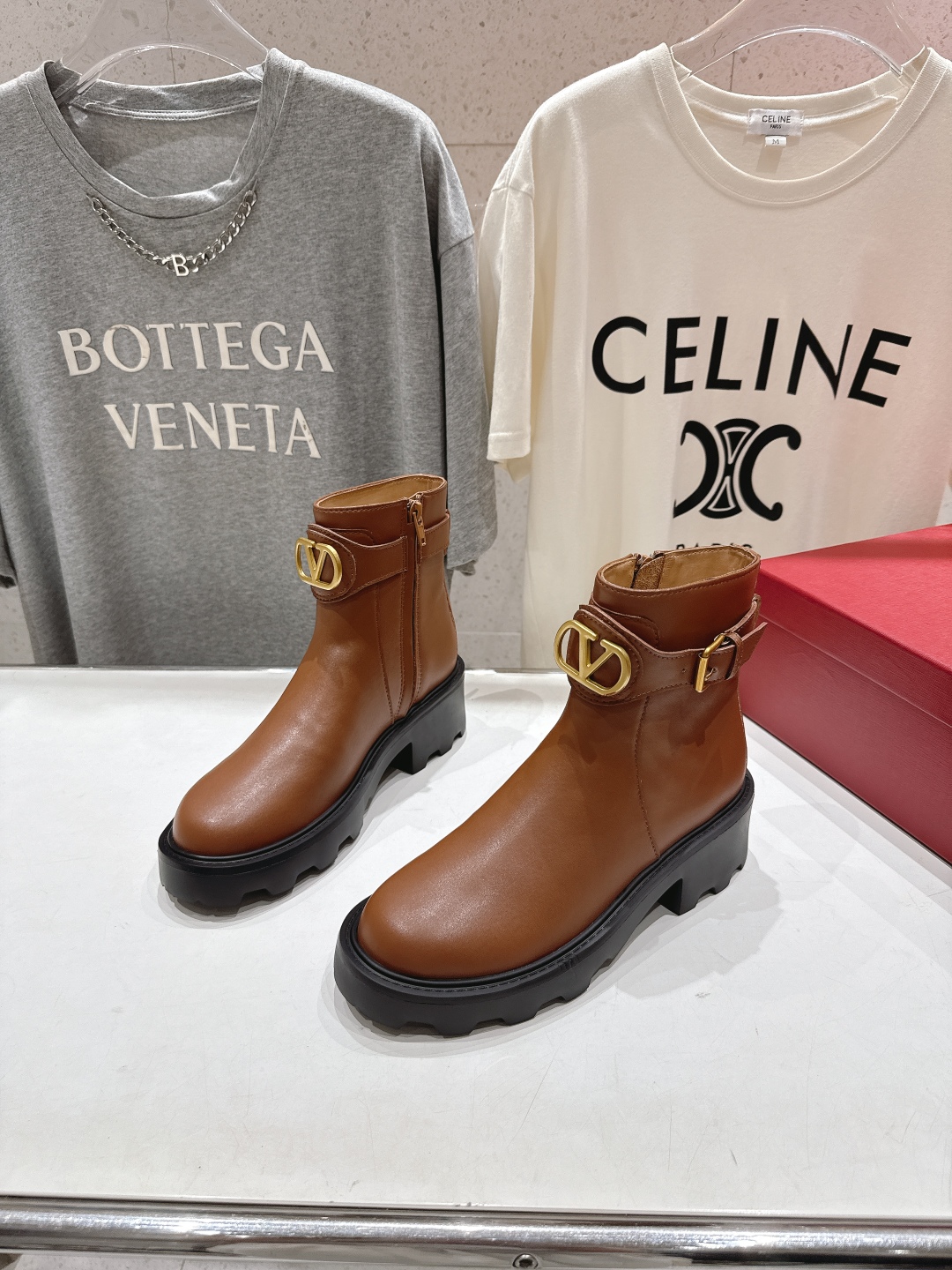 高版本出厂 ～New～顶级制作·Valentino·华伦天奴〰️2025ss秋冬系列新款切尔西短靴创新与