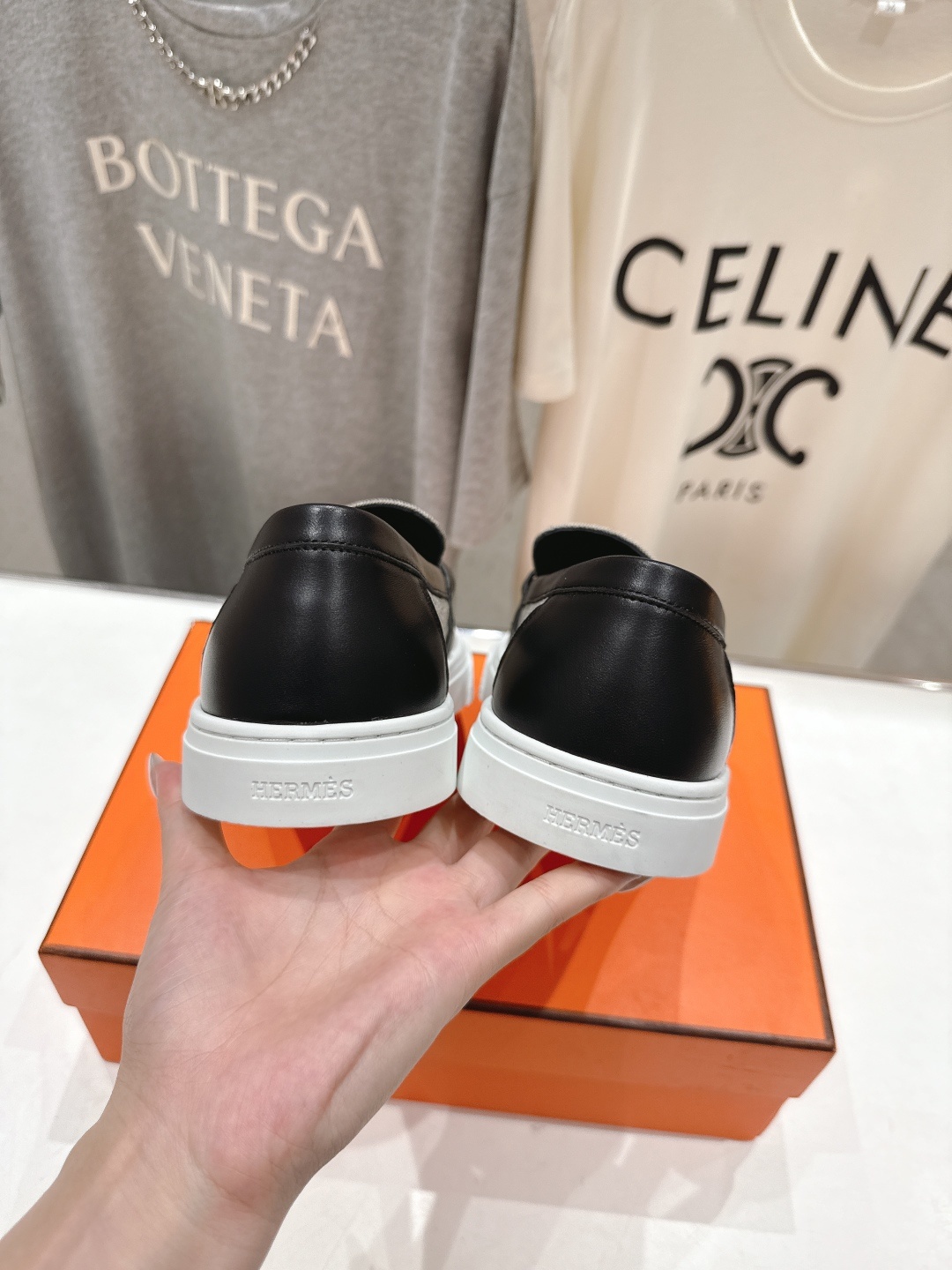 高版本出厂 男码+10 Hermes/爱马仕H家25ss新品情侣款休闲鞋乐福鞋经典休闲风格,经典耐看!原