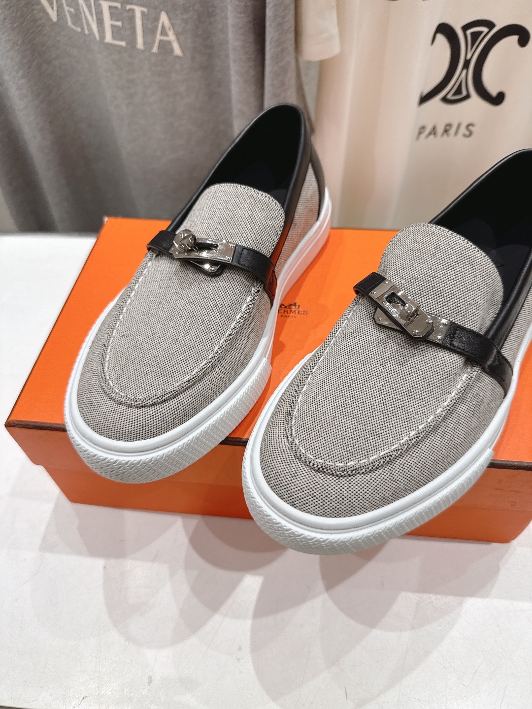 高版本出厂 男码+10 Hermes/爱马仕H家25ss新品情侣款休闲鞋乐福鞋经典休闲风格,经典耐看!原
