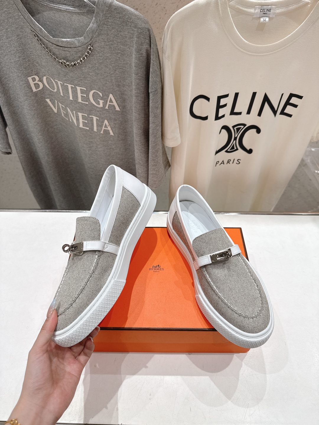 高版本出厂 男码+10 Hermes/爱马仕H家25ss新品情侣款休闲鞋乐福鞋经典休闲风格，经典耐看！原