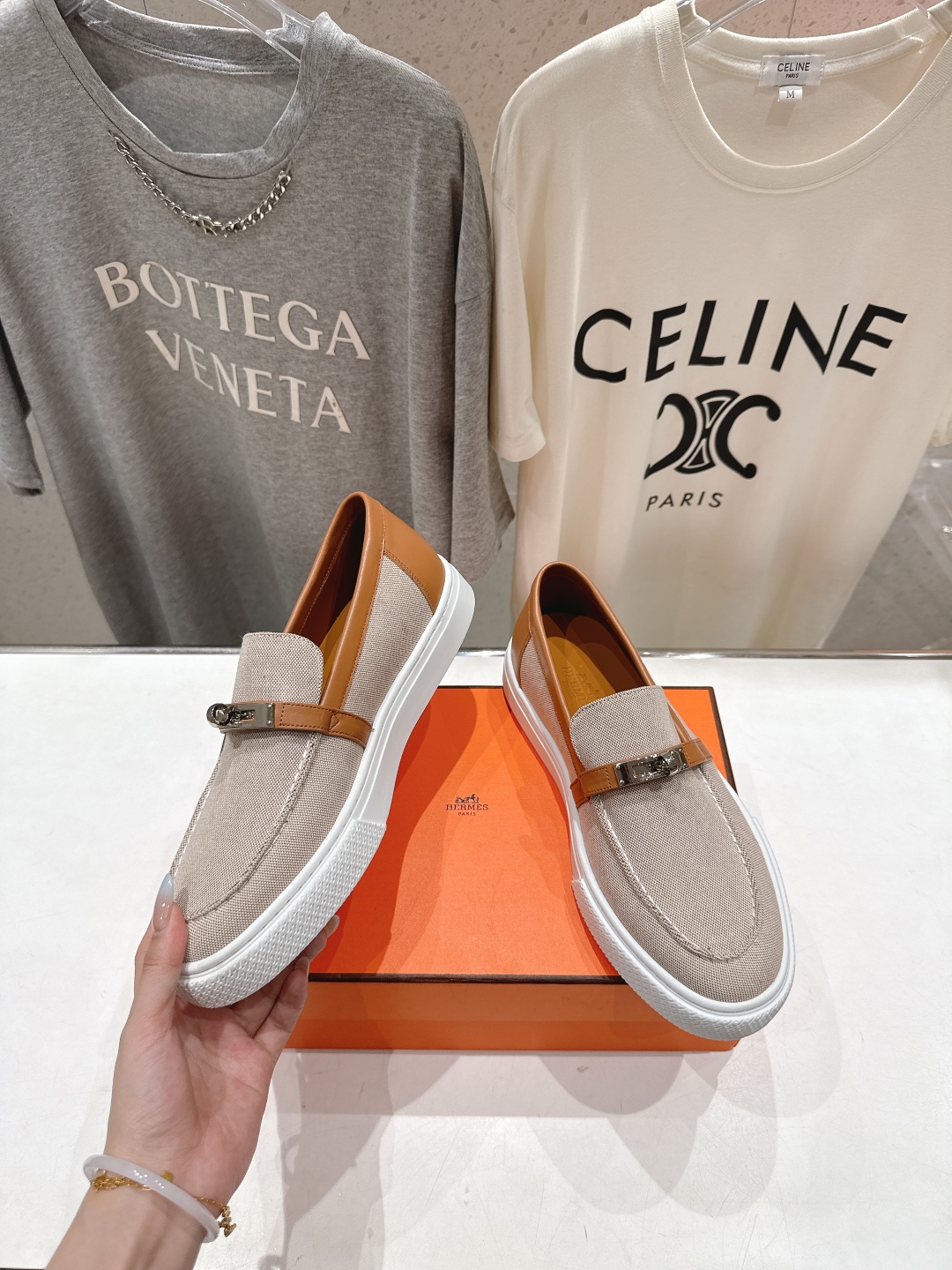 高版本出厂 男码+10 Hermes/爱马仕H家25ss新品情侣款休闲鞋乐福鞋经典休闲风格，经典耐看！原