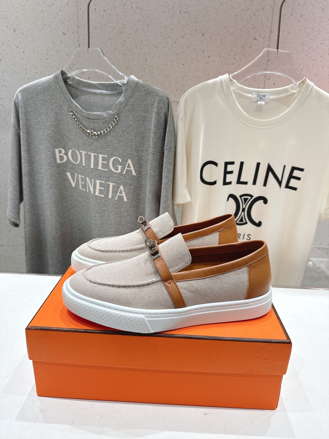 高版本出厂 男码+10 Hermes/爱马仕H家25ss新品情侣款休闲鞋乐福鞋经典休闲风格，经典耐看！原