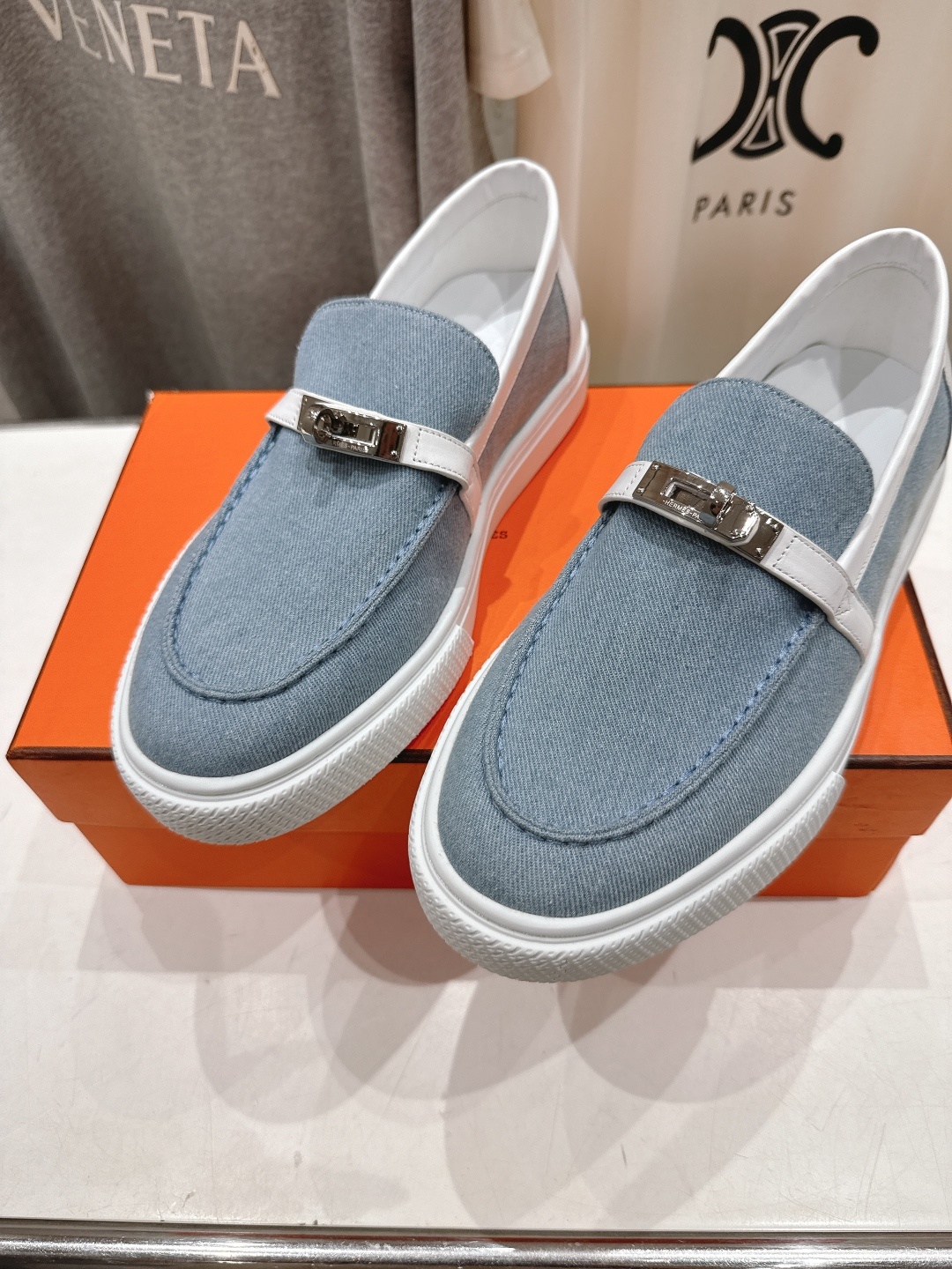高版本出厂 男码+10 Hermes/爱马仕H家25ss新品情侣款休闲鞋乐福鞋经典休闲风格,经典耐看!原