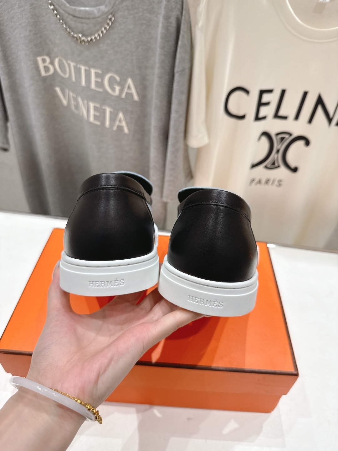 高版本出厂 男码+10 Hermes/爱马仕H家25ss新品情侣款休闲鞋乐福鞋经典休闲风格,经典耐看!原
