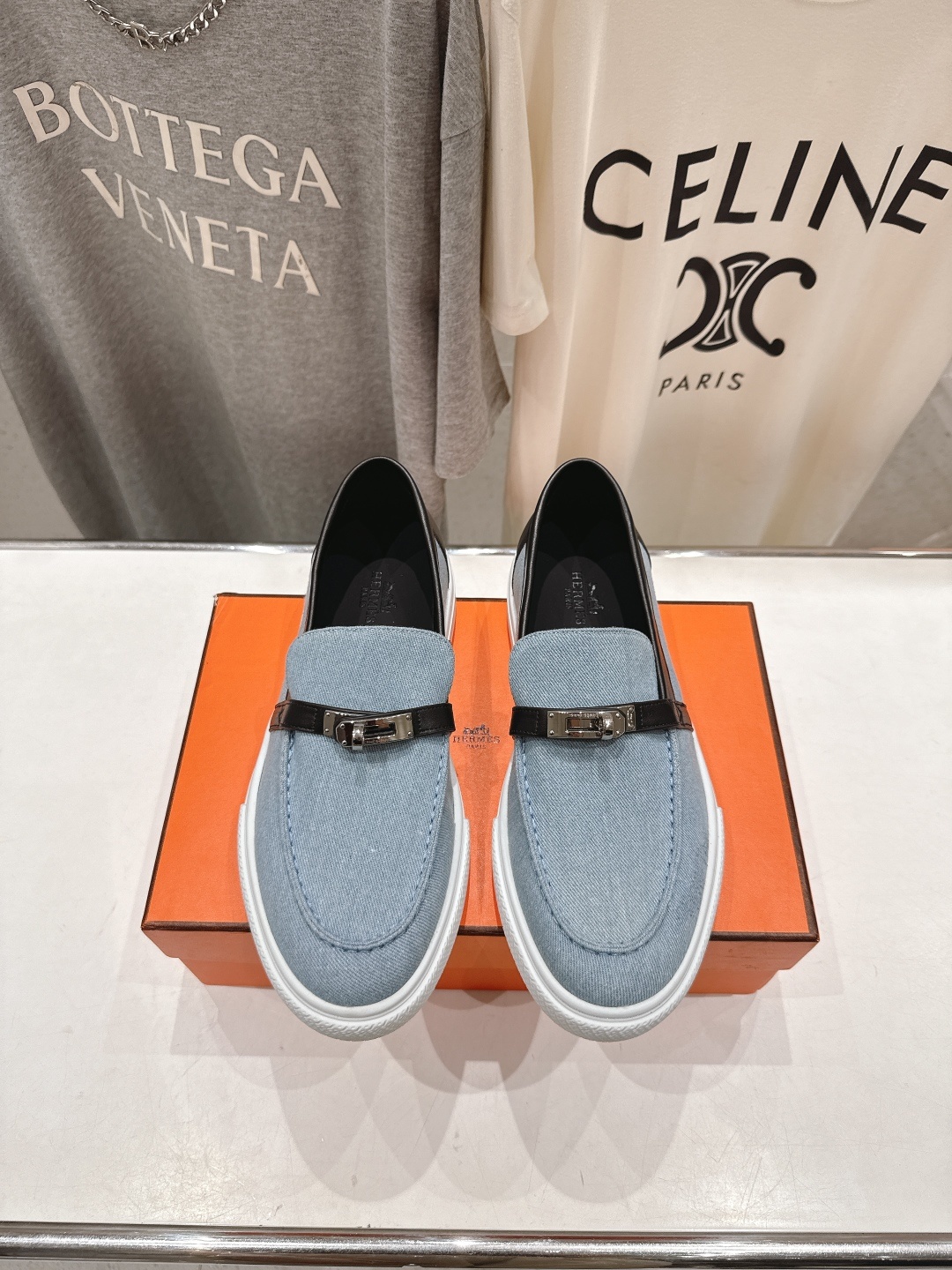 高版本出厂 男码+10 Hermes/爱马仕H家25ss新品情侣款休闲鞋乐福鞋经典休闲风格,经典耐看!原