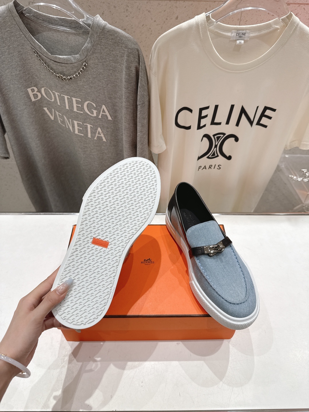 高版本出厂 男码+10 Hermes/爱马仕H家25ss新品情侣款休闲鞋乐福鞋经典休闲风格,经典耐看!原