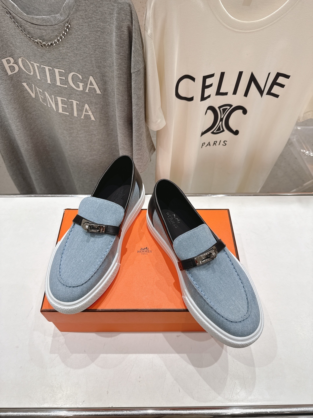 高版本出厂 男码+10 Hermes/爱马仕H家25ss新品情侣款休闲鞋乐福鞋经典休闲风格,经典耐看!原