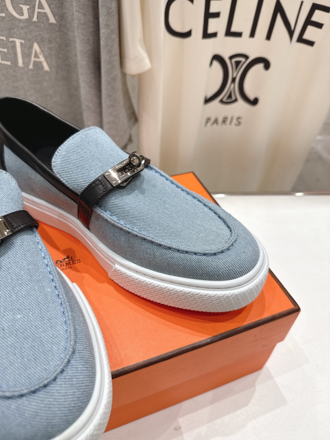 高版本出厂 男码+10 Hermes/爱马仕H家25ss新品情侣款休闲鞋乐福鞋经典休闲风格,经典耐看!原