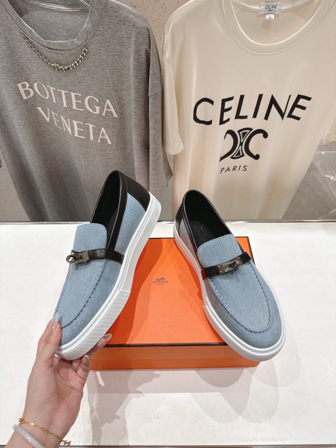 高版本出厂 男码+10 Hermes/爱马仕H家25ss新品情侣款休闲鞋乐福鞋经典休闲风格,经典耐看!原