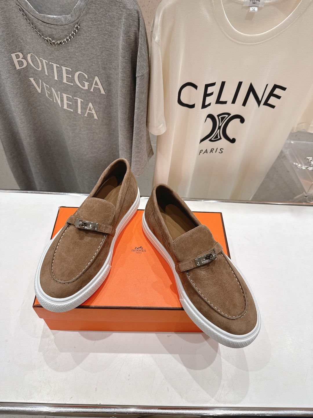 高版本出厂 男码+10 Hermes/爱马仕H家25ss新品情侣款休闲鞋乐福鞋经典休闲风格,经典耐看!原