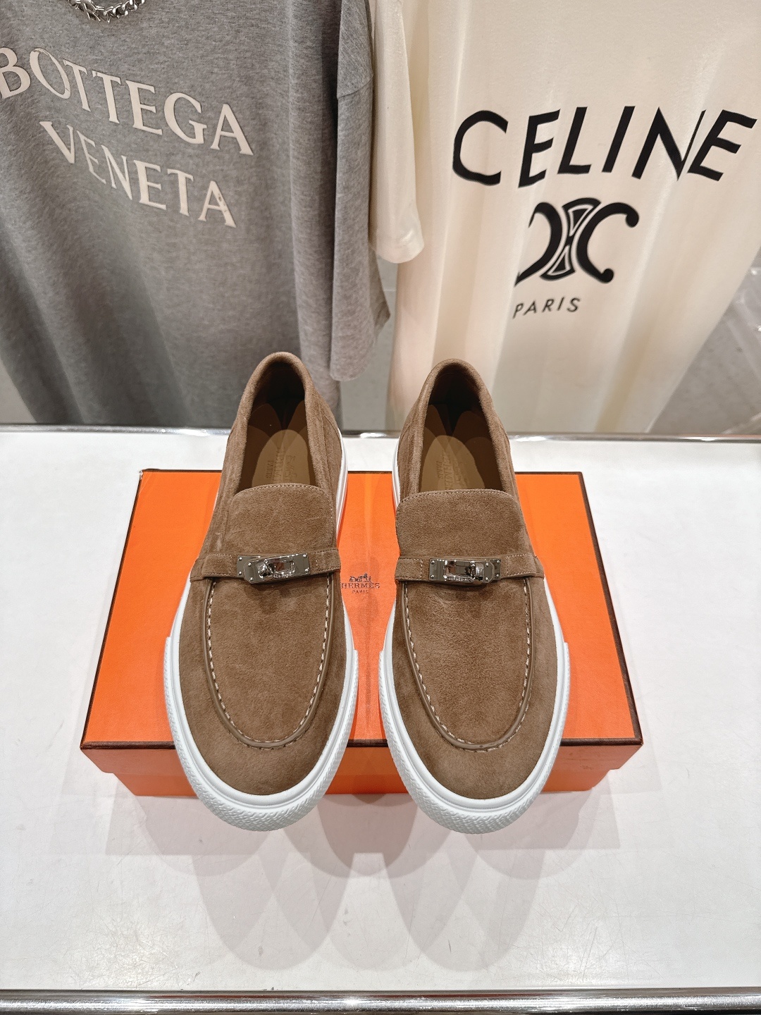 高版本出厂 男码+10 Hermes/爱马仕H家25ss新品情侣款休闲鞋乐福鞋经典休闲风格,经典耐看!原