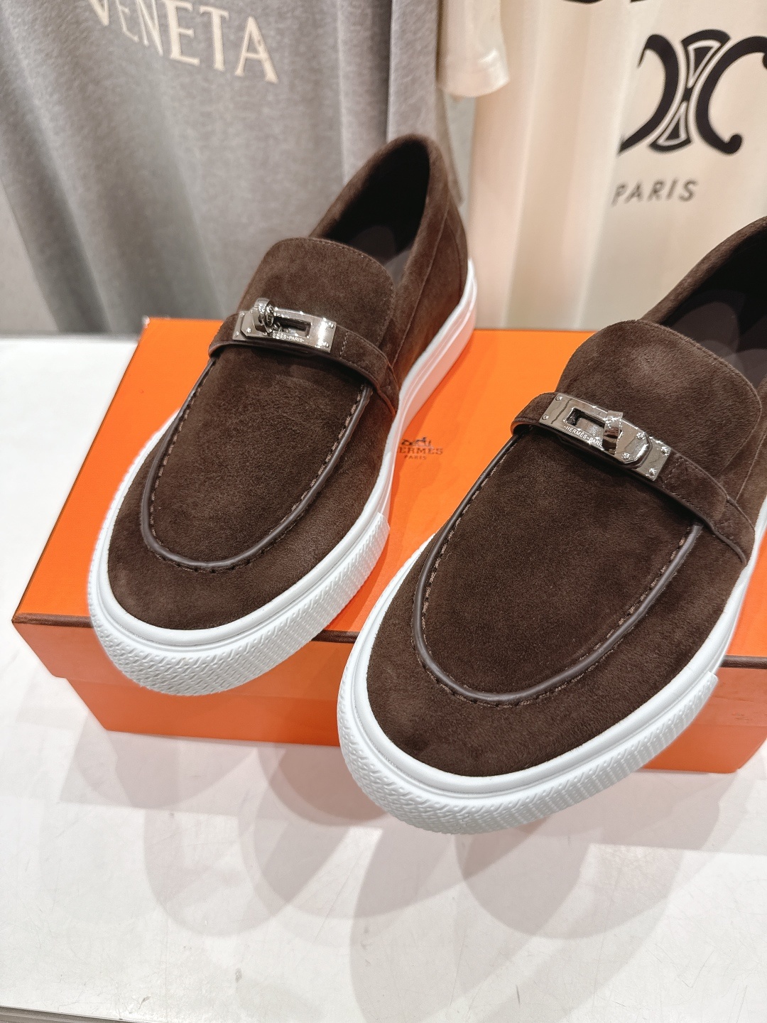 高版本出厂 男码+10 Hermes/爱马仕H家25ss新品情侣款休闲鞋乐福鞋经典休闲风格,经典耐看!原