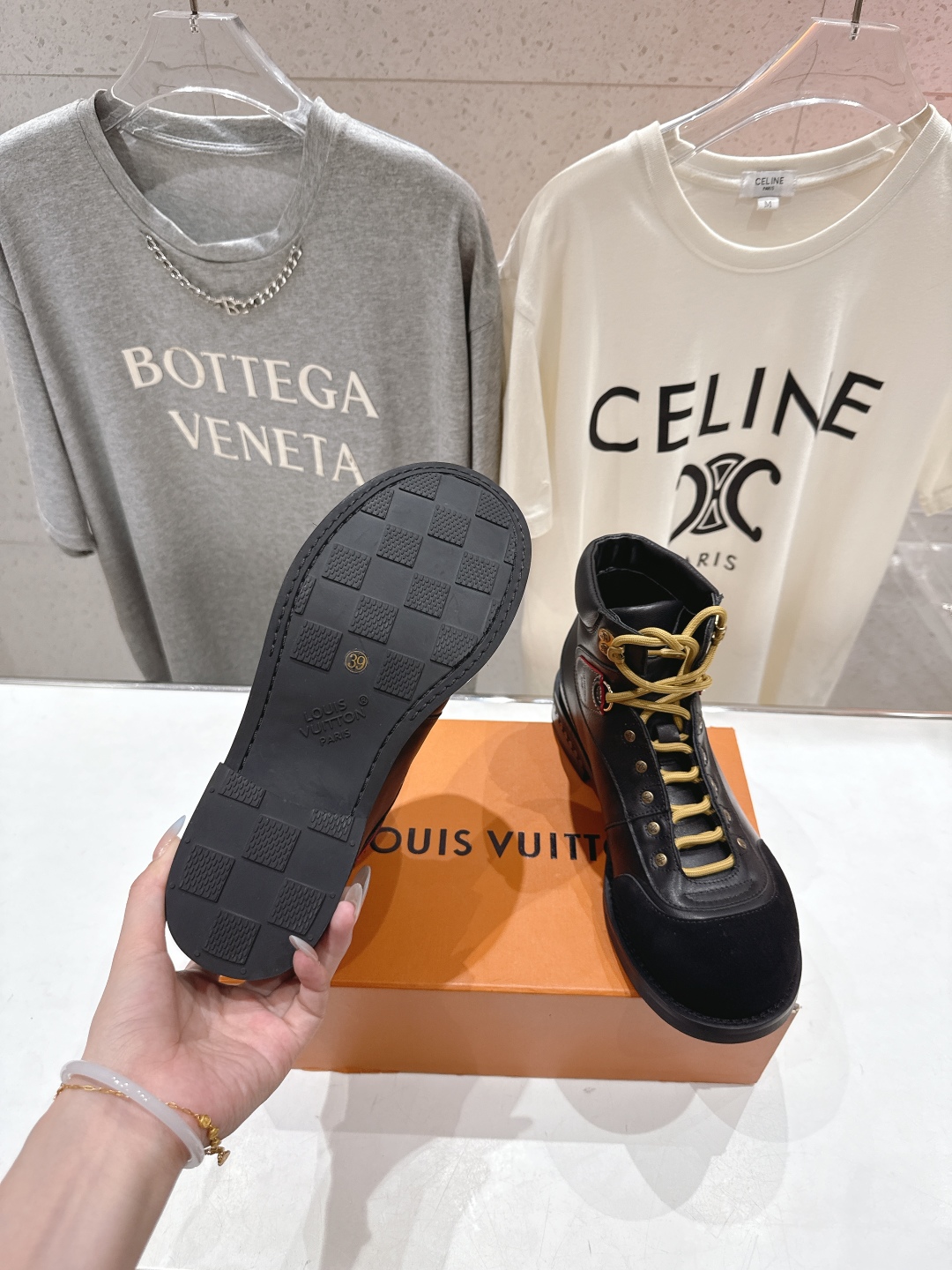 高版本出厂 只有男码 LOUIS VUITTON ss25 LV驴牌新款厚底系带大头鞋男士休闲鞋高帮小短