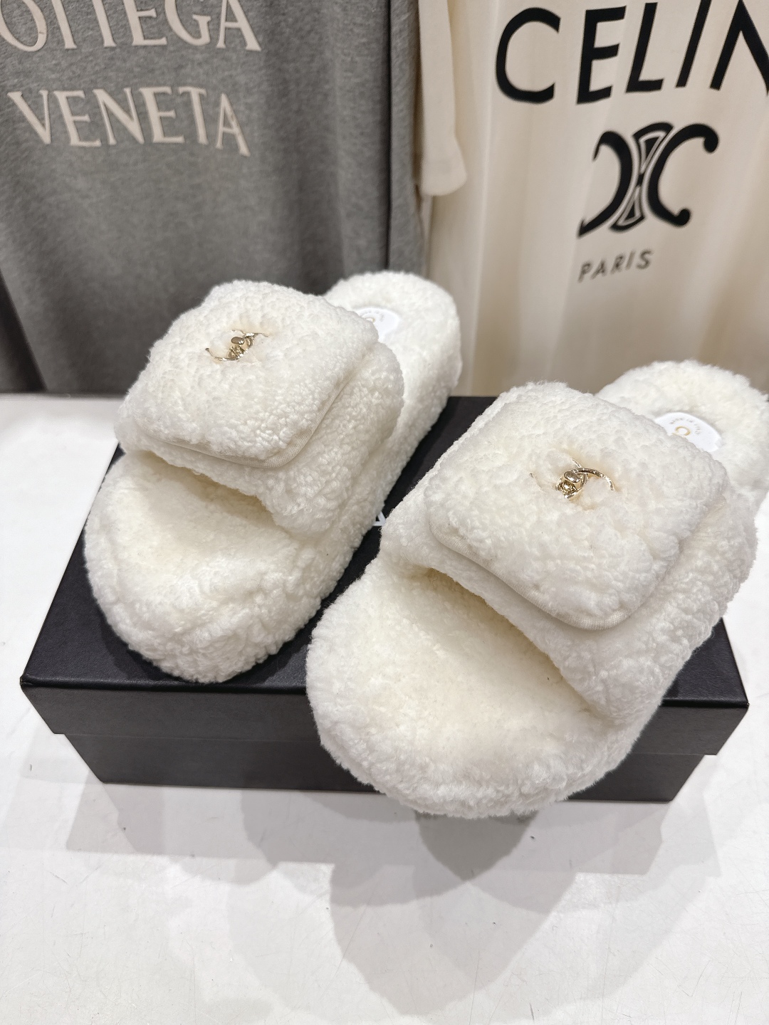 高版本出厂 官网同步.新品毛拖/顶级版本CHANEL*小香2025ss独家爆款系列毛毛拖鞋！秋冬宝藏时髦