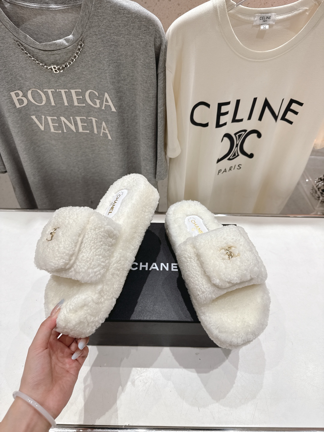 高版本出厂 官网同步.新品毛拖/顶级版本CHANEL*小香2025ss独家爆款系列毛毛拖鞋！秋冬宝藏时髦