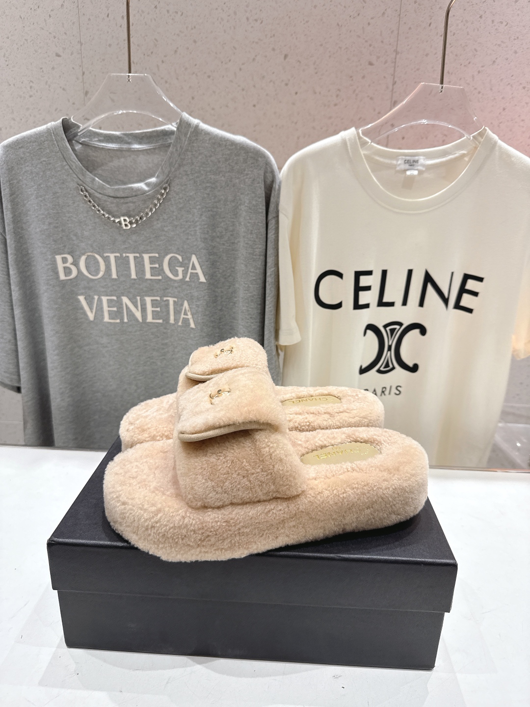 高版本出厂 官网同步.新品毛拖/顶级版本CHANEL*小香2025ss独家爆款系列毛毛拖鞋！秋冬宝藏时髦