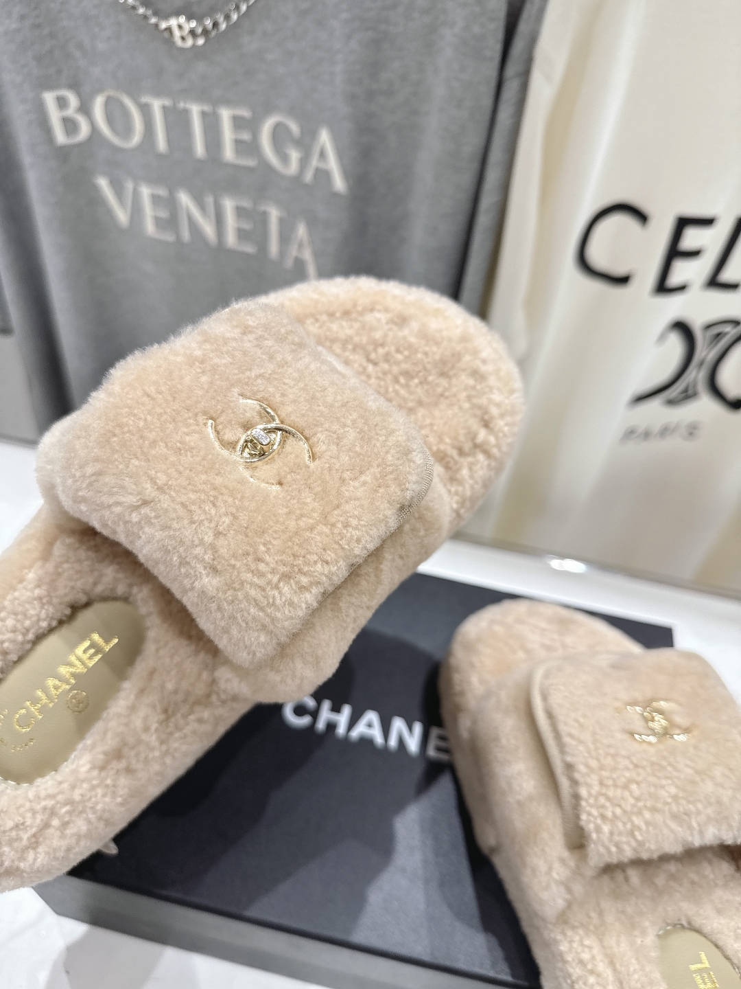高版本出厂 官网同步.新品毛拖/顶级版本CHANEL*小香2025ss独家爆款系列毛毛拖鞋！秋冬宝藏时髦