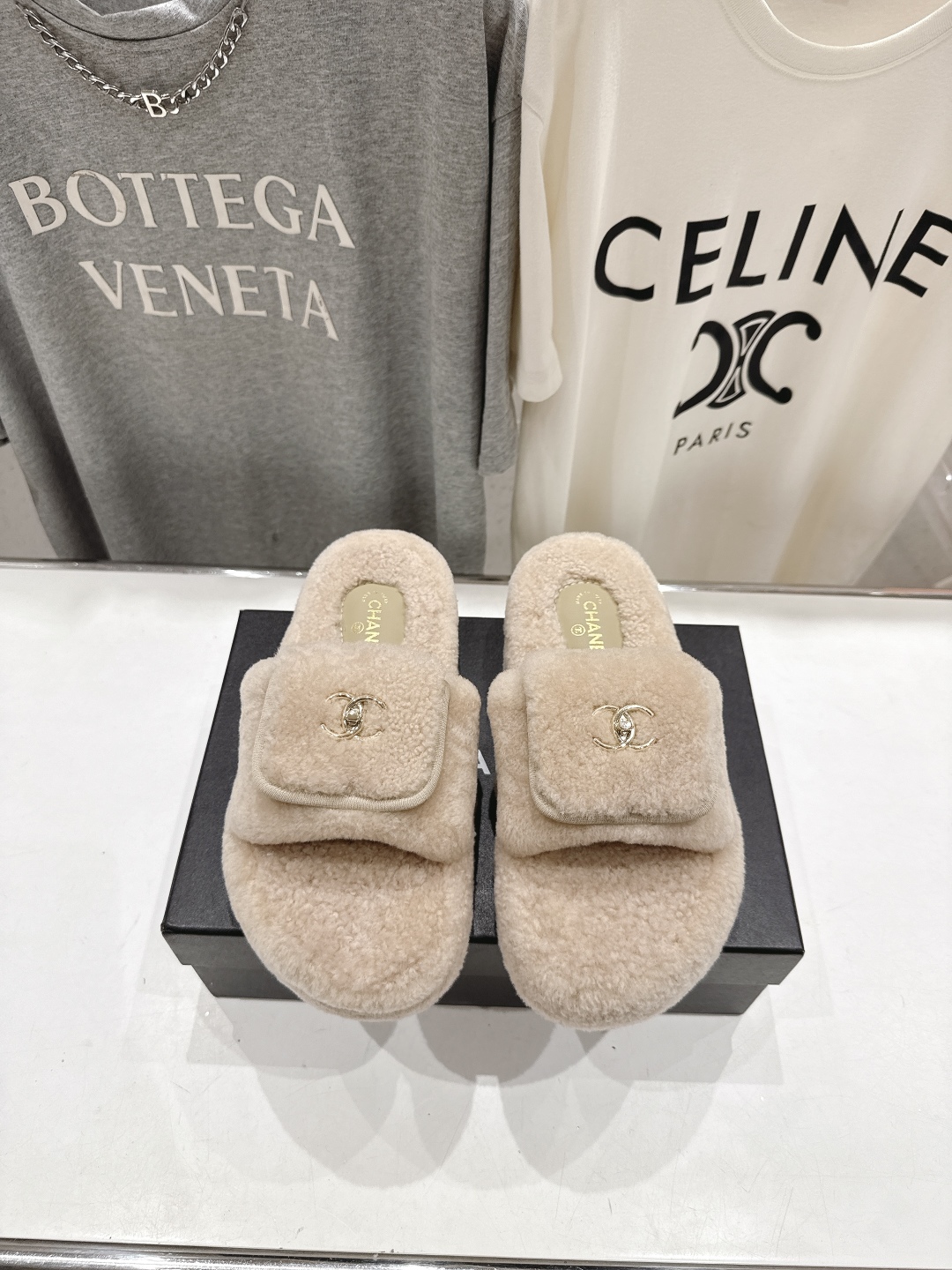 高版本出厂 官网同步.新品毛拖/顶级版本CHANEL*小香2025ss独家爆款系列毛毛拖鞋！秋冬宝藏时髦