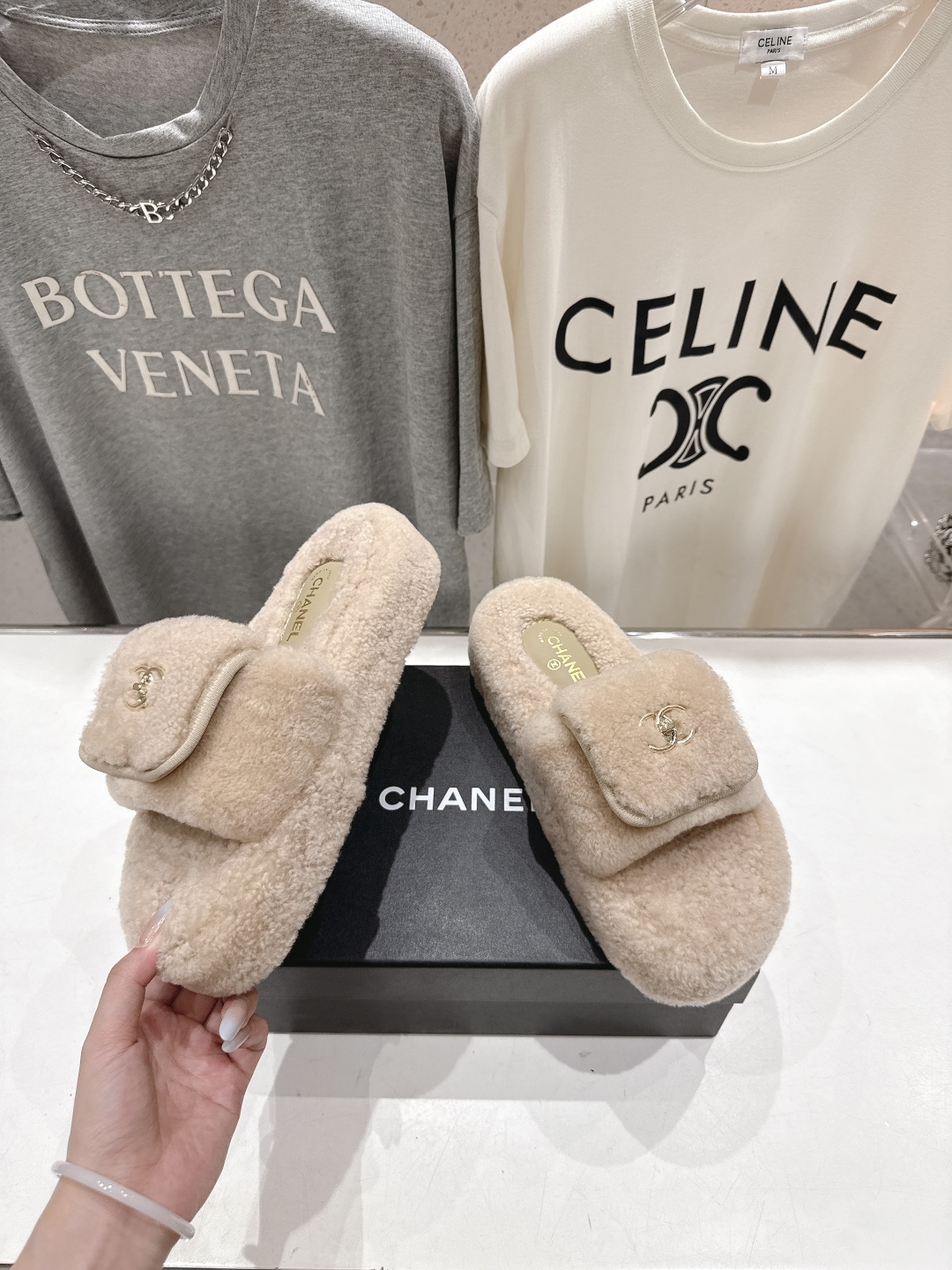 高版本出厂 官网同步.新品毛拖/顶级版本CHANEL*小香2025ss独家爆款系列毛毛拖鞋！秋冬宝藏时髦
