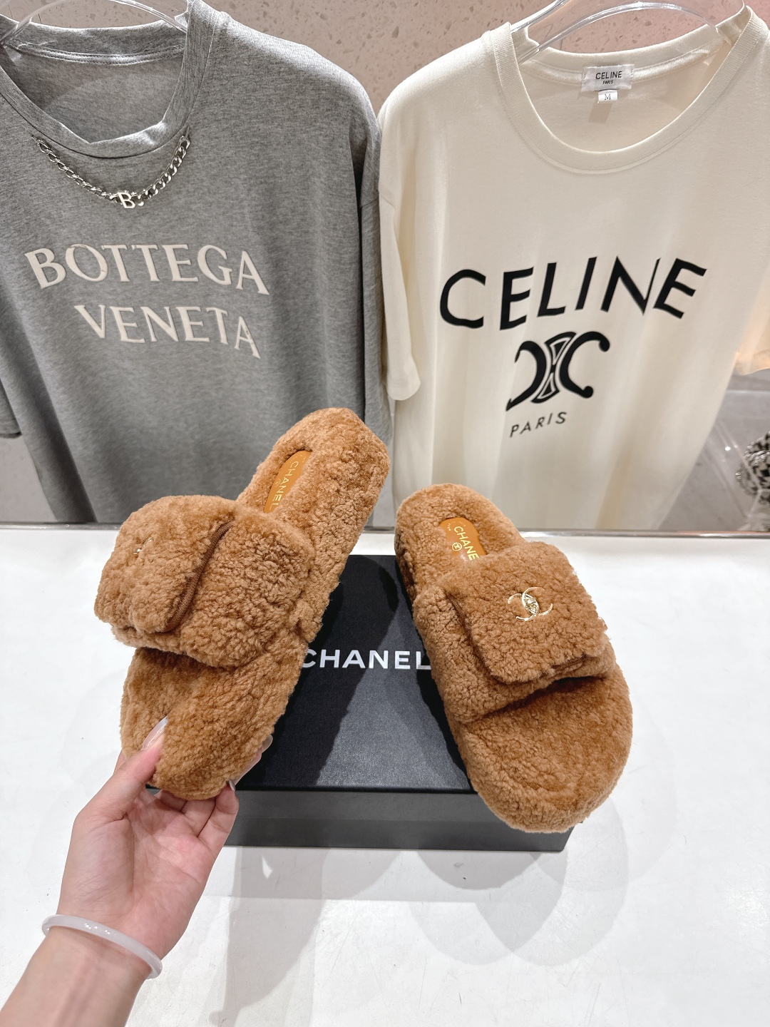 高版本出厂 官网同步.新品毛拖/顶级版本CHANEL*小香2025ss独家爆款系列毛毛拖鞋！秋冬宝藏时髦