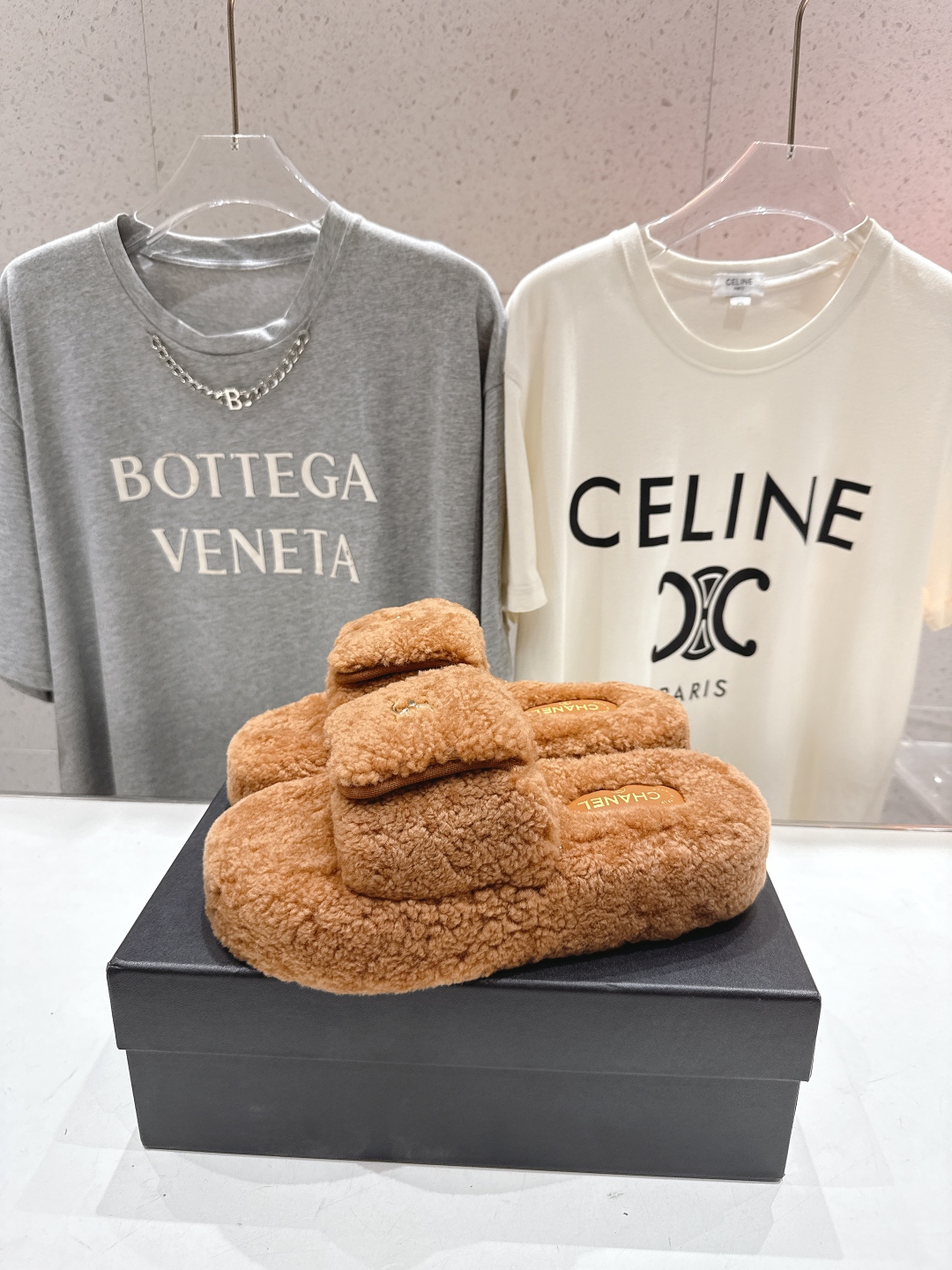 高版本出厂 官网同步.新品毛拖/顶级版本CHANEL*小香2025ss独家爆款系列毛毛拖鞋！秋冬宝藏时髦