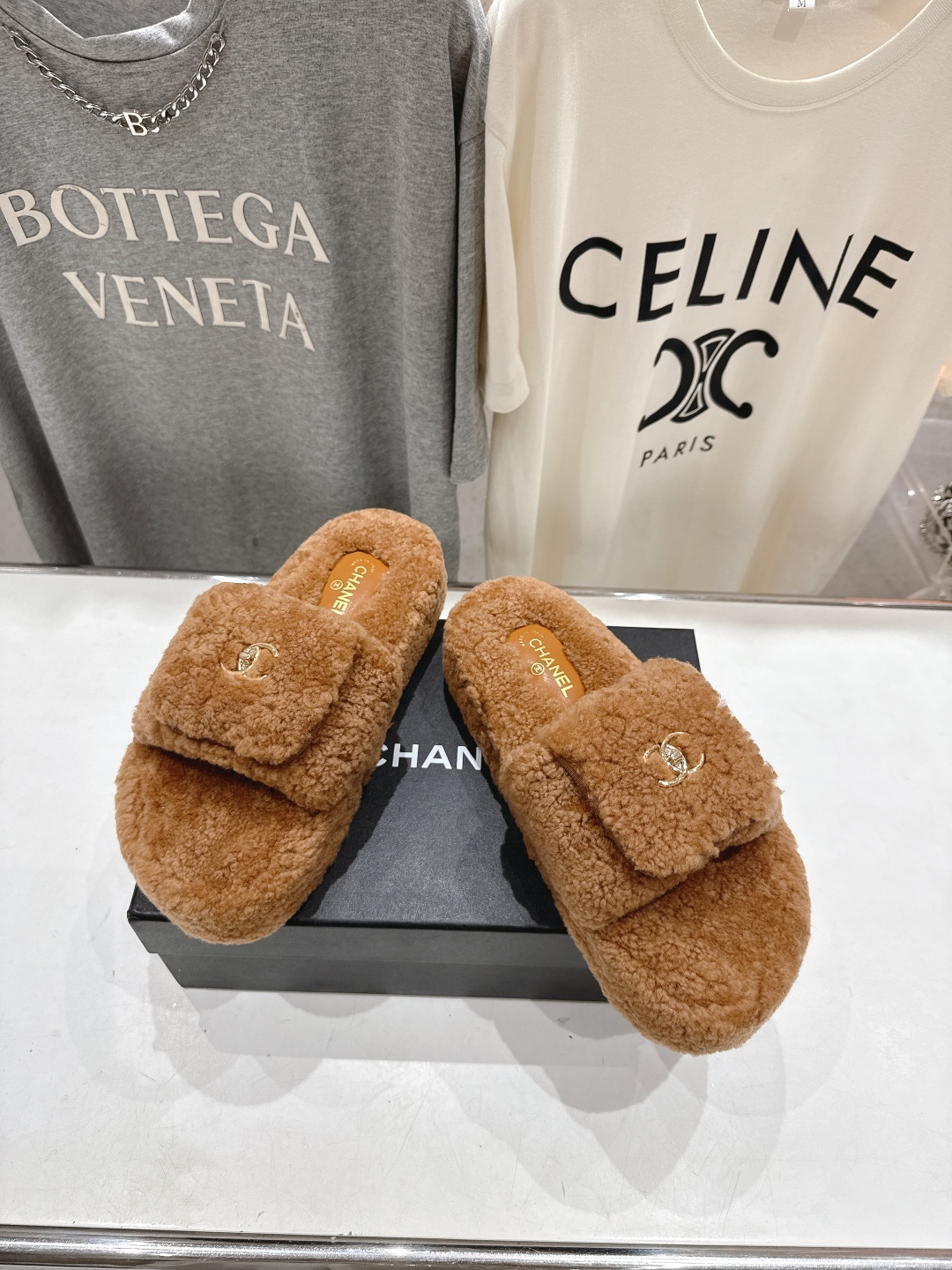 高版本出厂 官网同步.新品毛拖/顶级版本CHANEL*小香2025ss独家爆款系列毛毛拖鞋！秋冬宝藏时髦