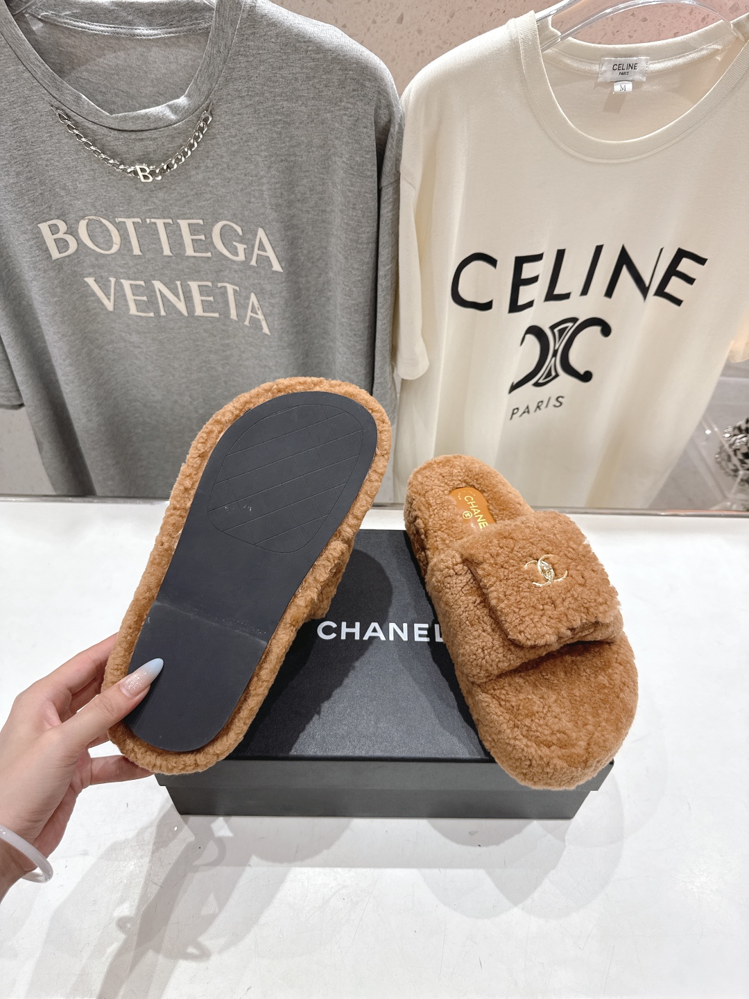 高版本出厂 官网同步.新品毛拖/顶级版本CHANEL*小香2025ss独家爆款系列毛毛拖鞋！秋冬宝藏时髦