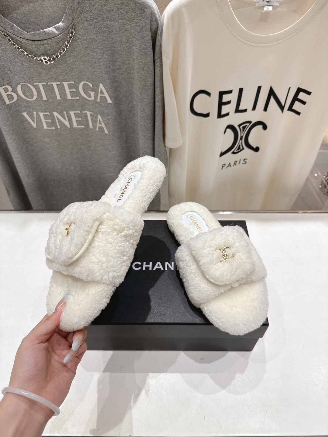 高版本出厂 官网同步.新品毛拖/顶级版本CHANEL*小香2025ss独家爆款系列毛毛拖鞋！秋冬宝藏时髦