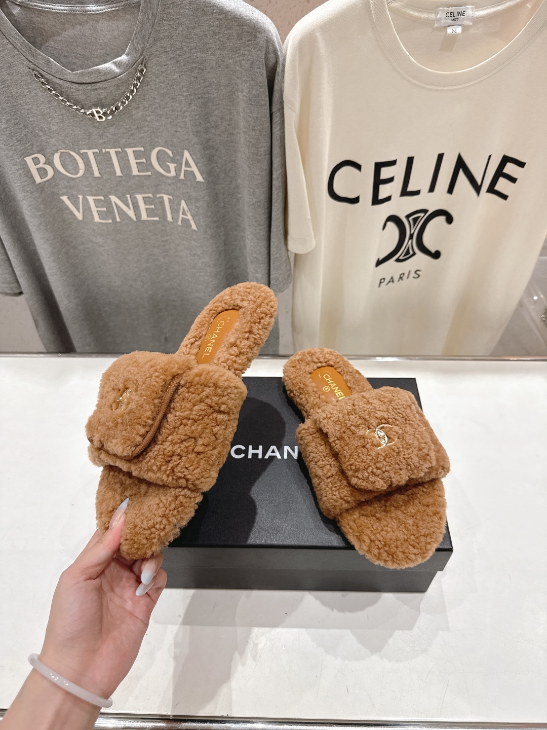 高版本出厂 官网同步.新品毛拖/顶级版本CHANEL*小香2025ss独家爆款系列毛毛拖鞋！秋冬宝藏时髦