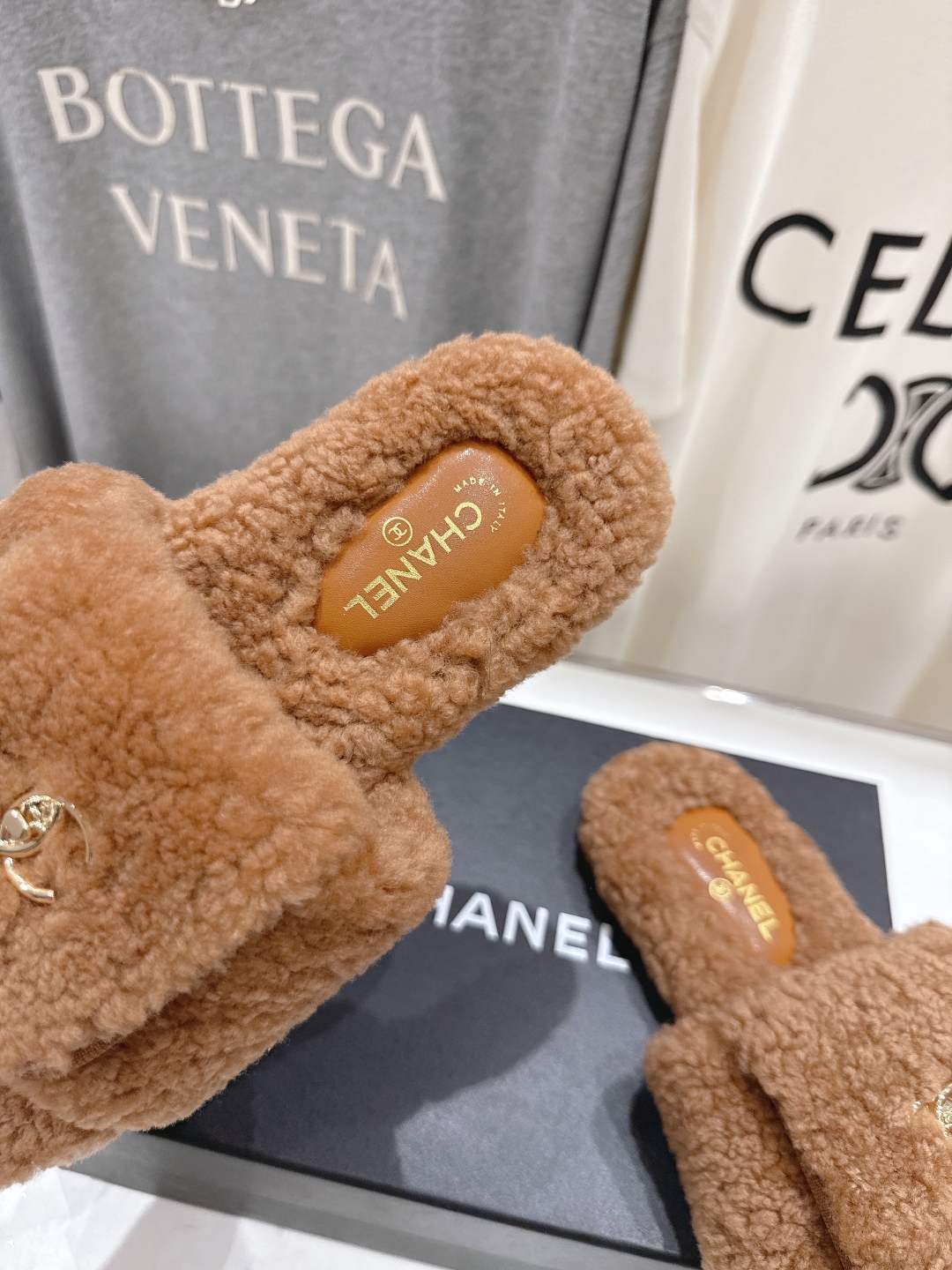 高版本出厂 官网同步.新品毛拖/顶级版本CHANEL*小香2025ss独家爆款系列毛毛拖鞋！秋冬宝藏时髦