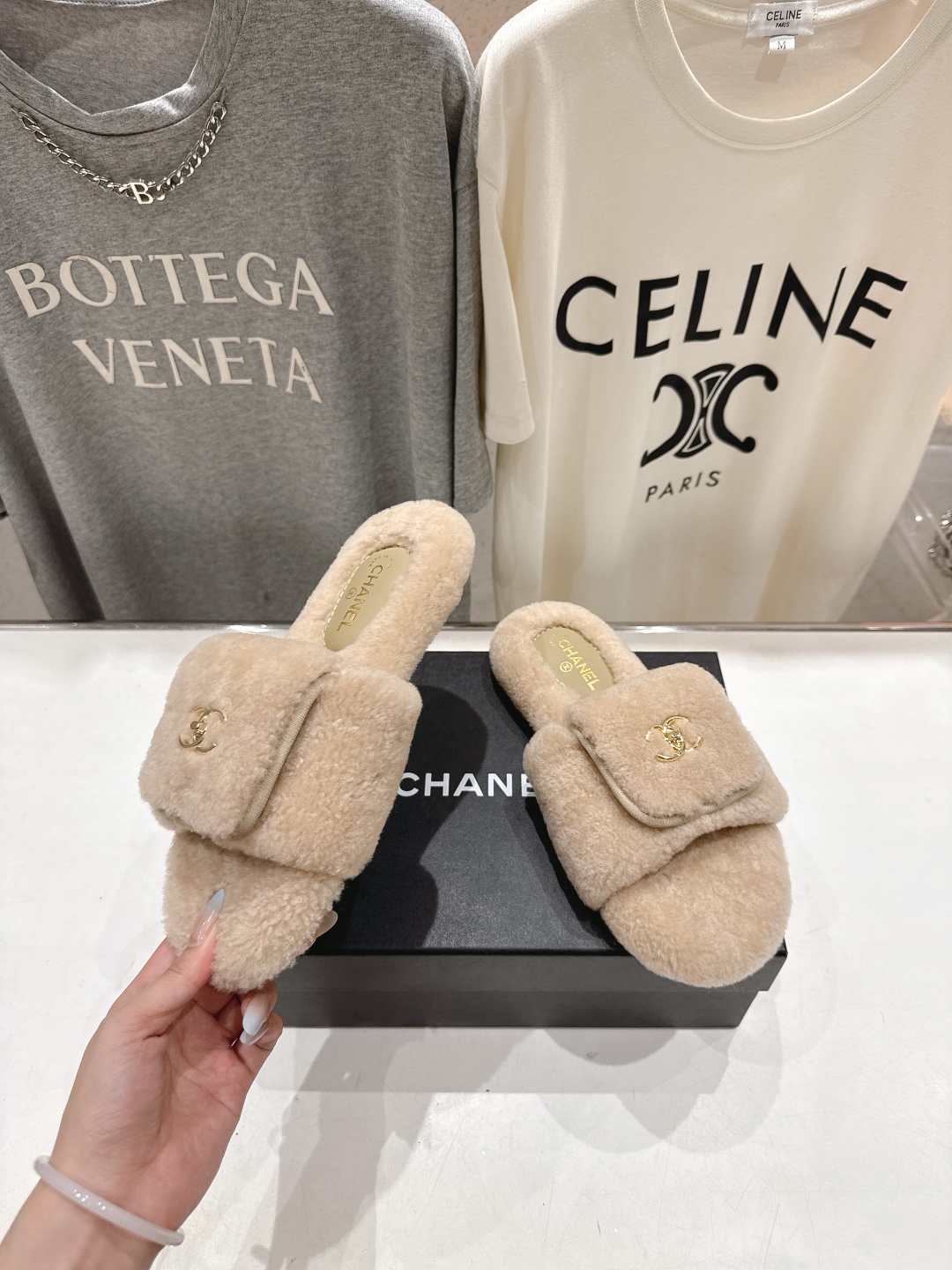 高版本出厂 官网同步.新品毛拖/顶级版本CHANEL*小香2025ss独家爆款系列毛毛拖鞋！秋冬宝藏时髦