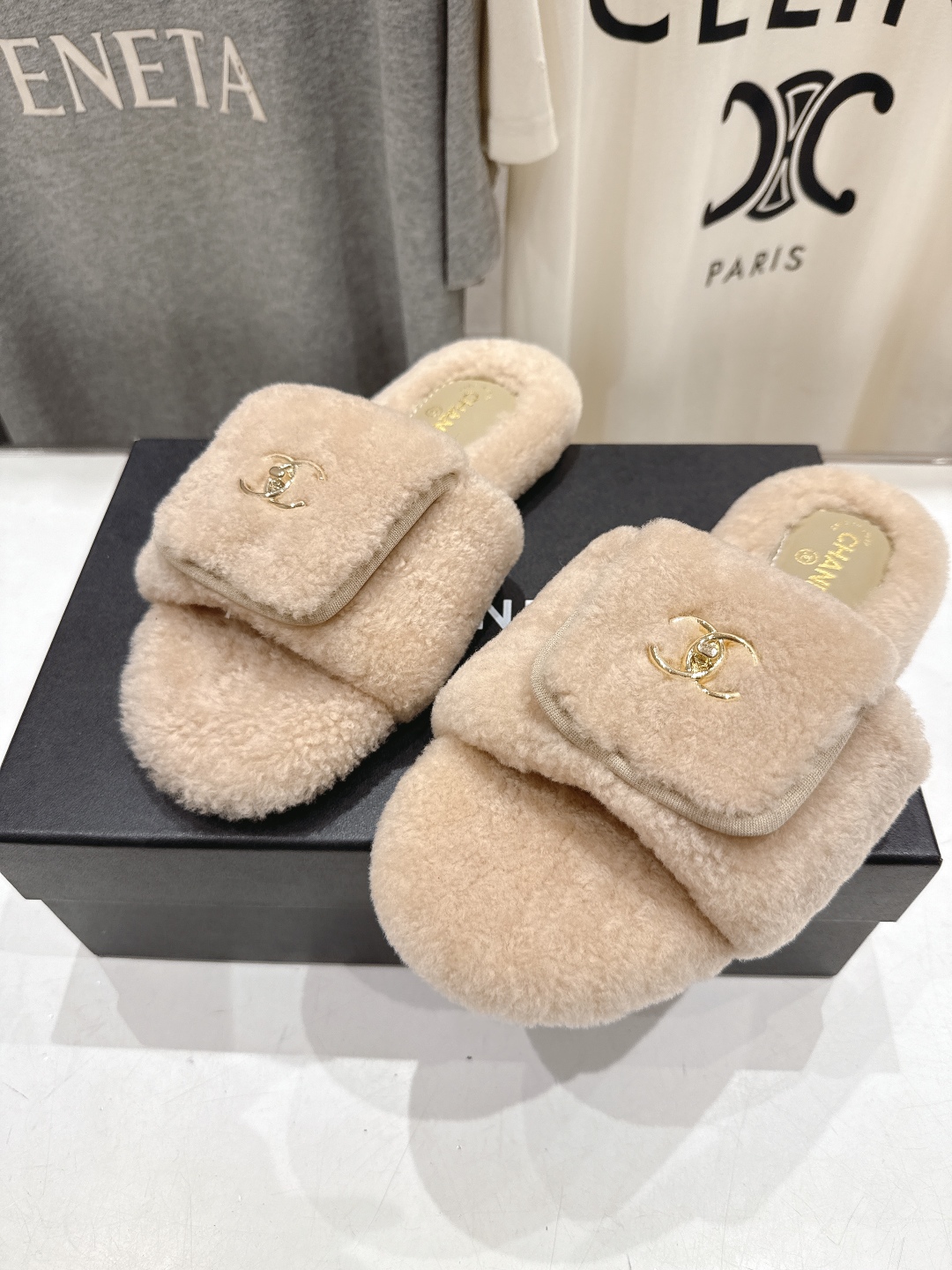 高版本出厂 官网同步.新品毛拖/顶级版本CHANEL*小香2025ss独家爆款系列毛毛拖鞋！秋冬宝藏时髦