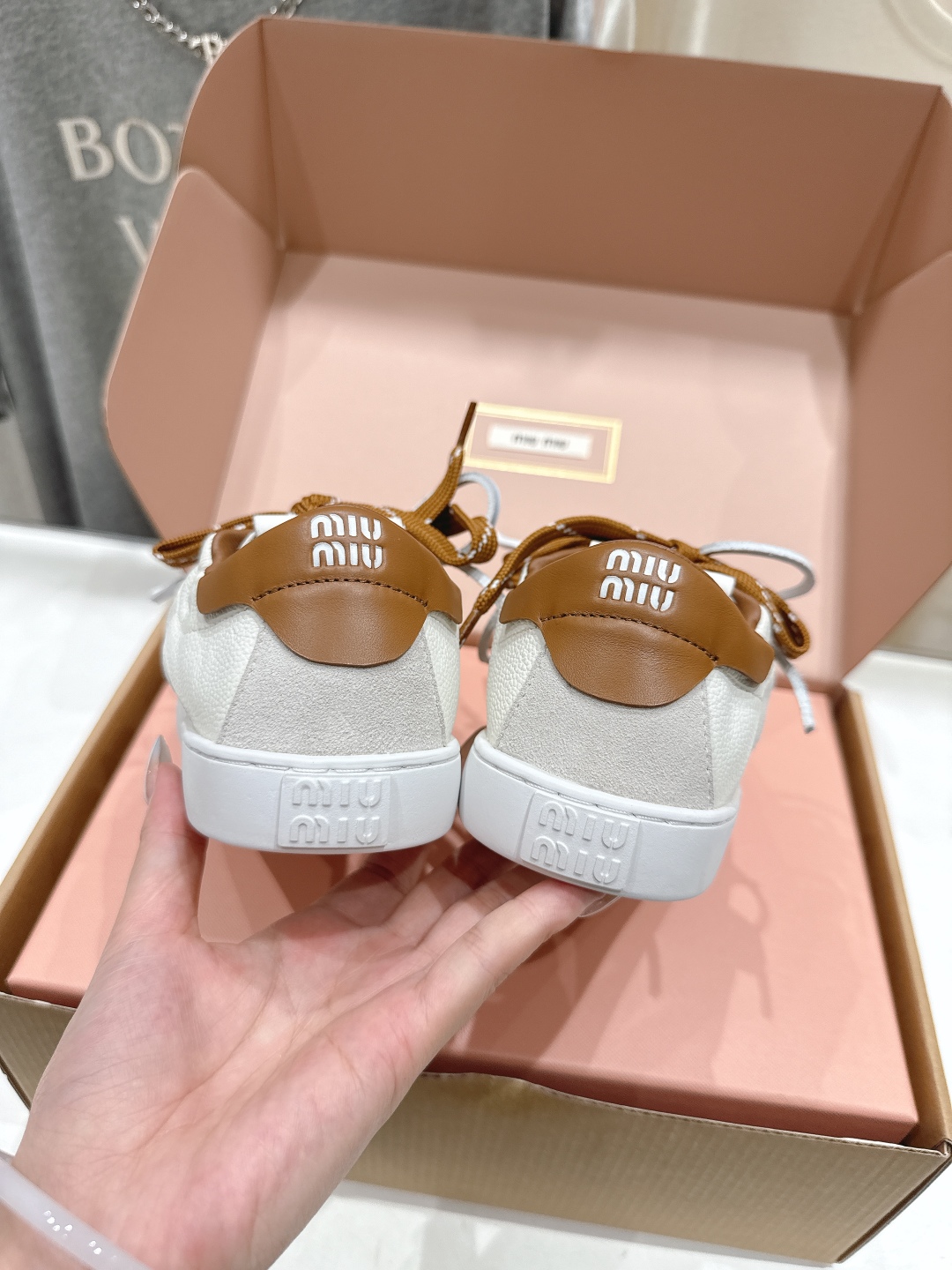 高版本出厂 带飞机盒+扣饰 MiuMiu/繆繆ss25 new arrival F028～miu家新款系