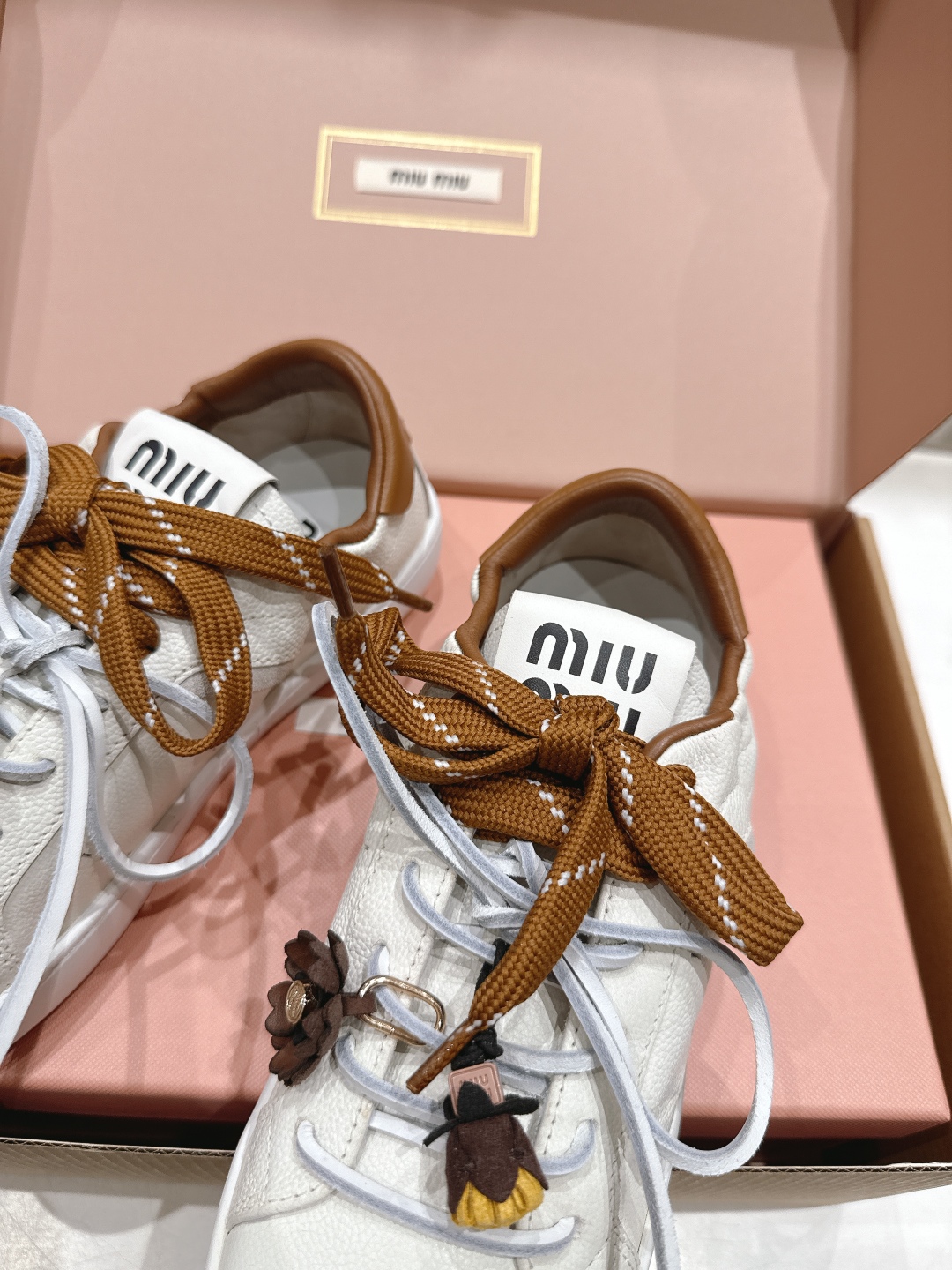 高版本出厂 带飞机盒+扣饰 MiuMiu/繆繆ss25 new arrival F028～miu家新款系