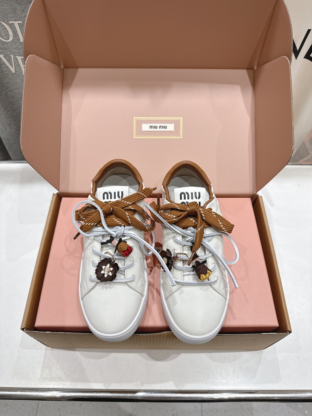 高版本出厂 带飞机盒+扣饰 MiuMiu/繆繆ss25 new arrival F028～miu家新款系