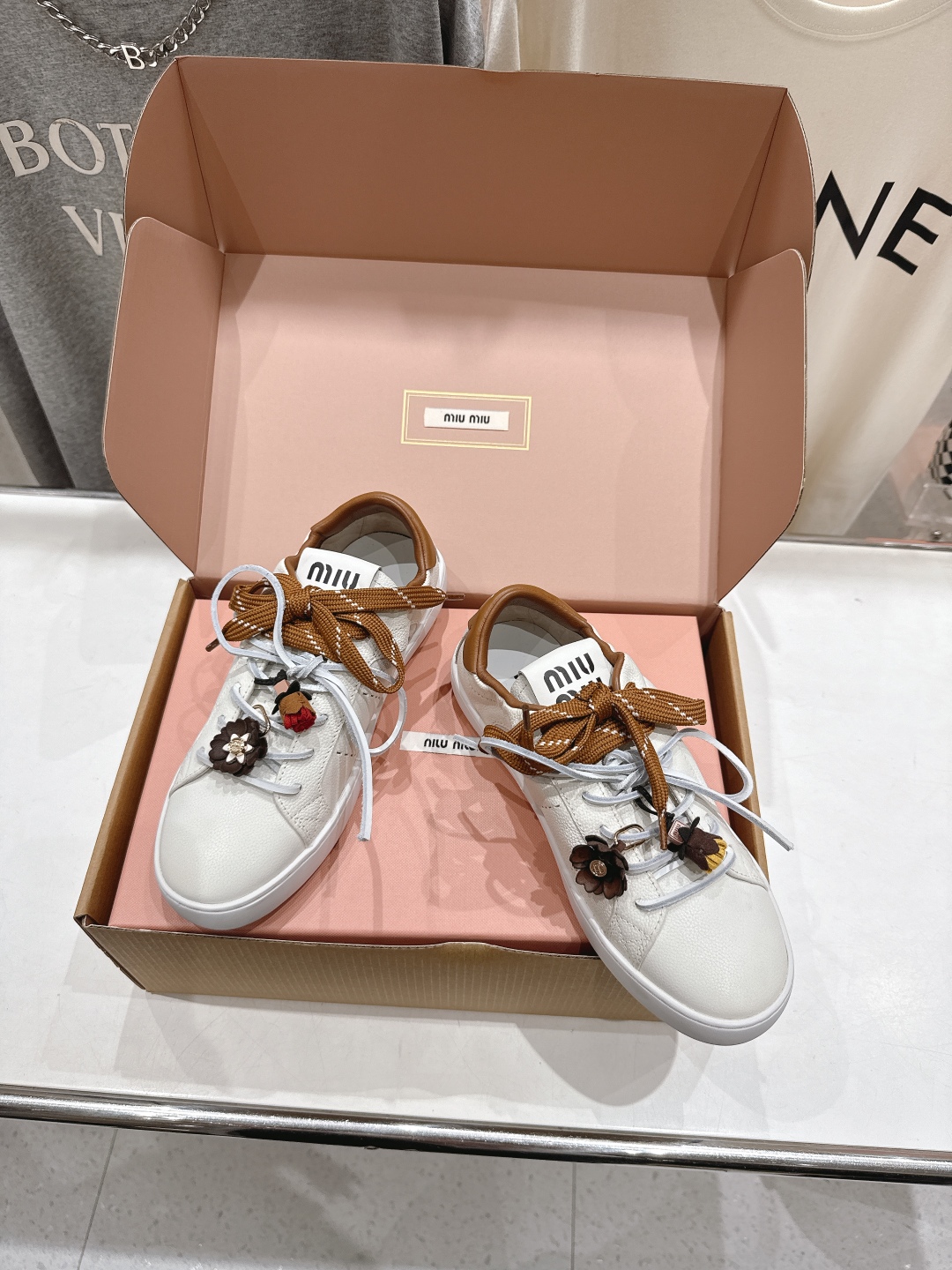 高版本出厂 带飞机盒+扣饰 MiuMiu/繆繆ss25 new arrival F028～miu家新款系