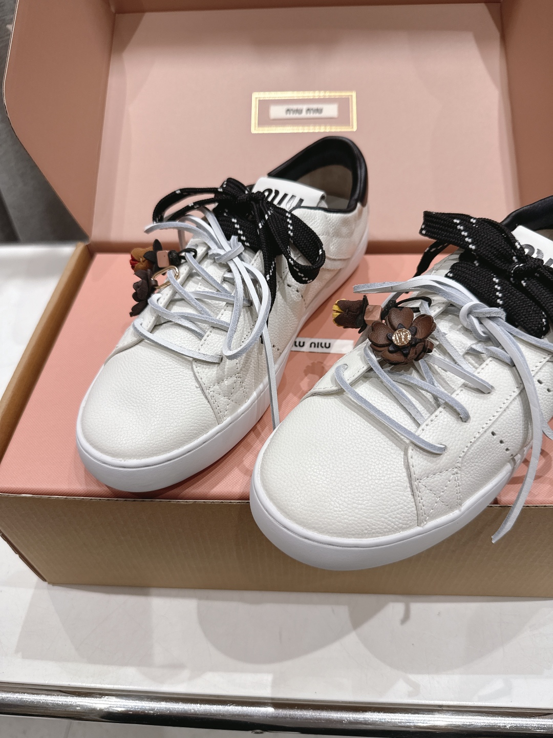 高版本出厂 带飞机盒+扣饰 MiuMiu/繆繆ss25 new arrival F028～miu家新款系