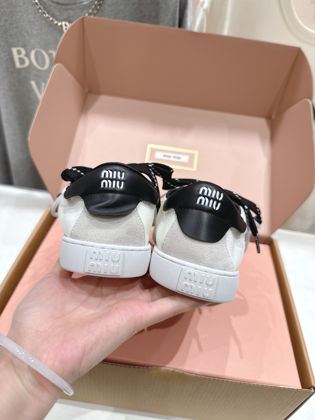 高版本出厂 带飞机盒+扣饰 MiuMiu/繆繆ss25 new arrival F028～miu家新款系