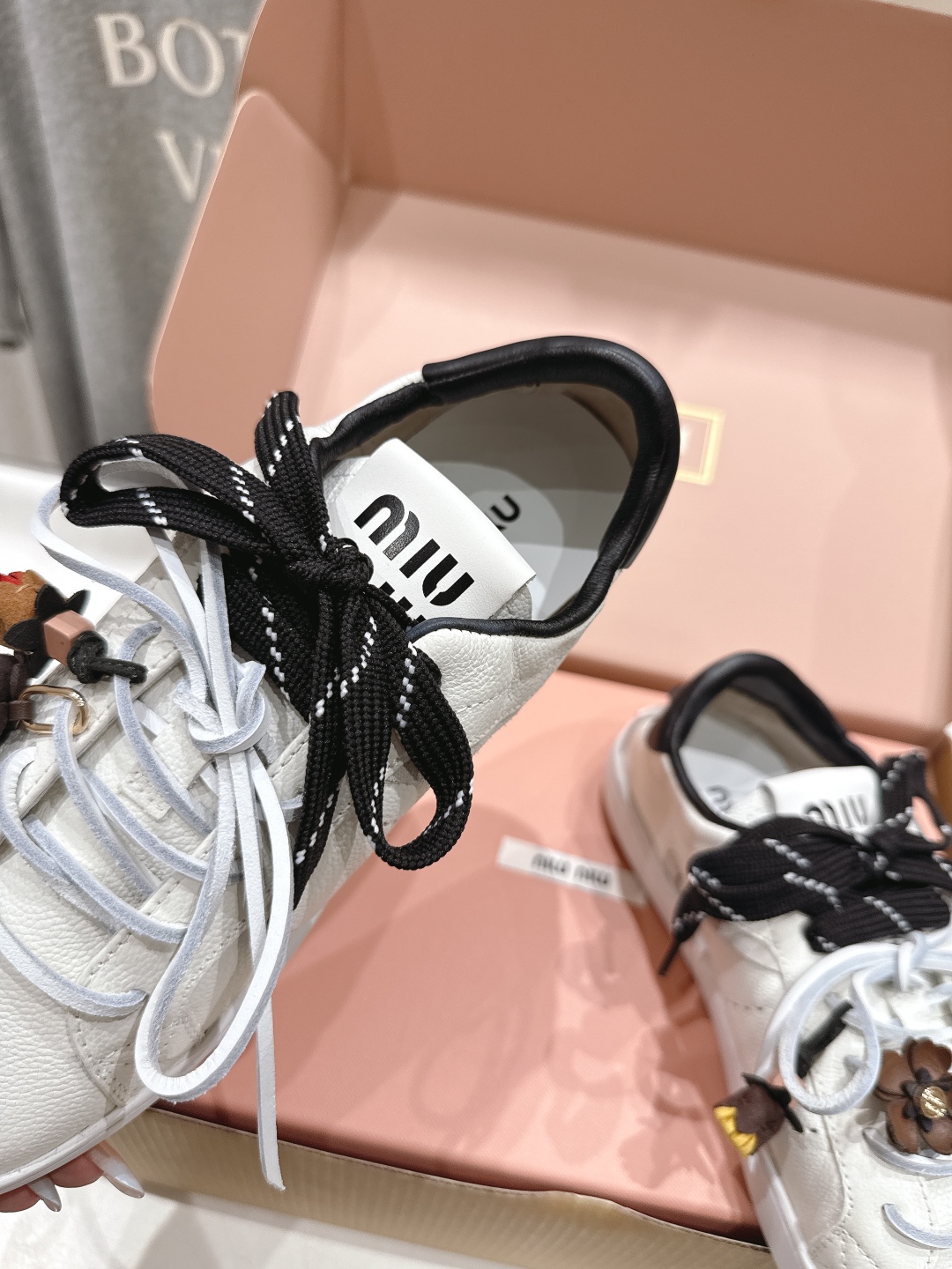 高版本出厂 带飞机盒+扣饰 MiuMiu/繆繆ss25 new arrival F028～miu家新款系