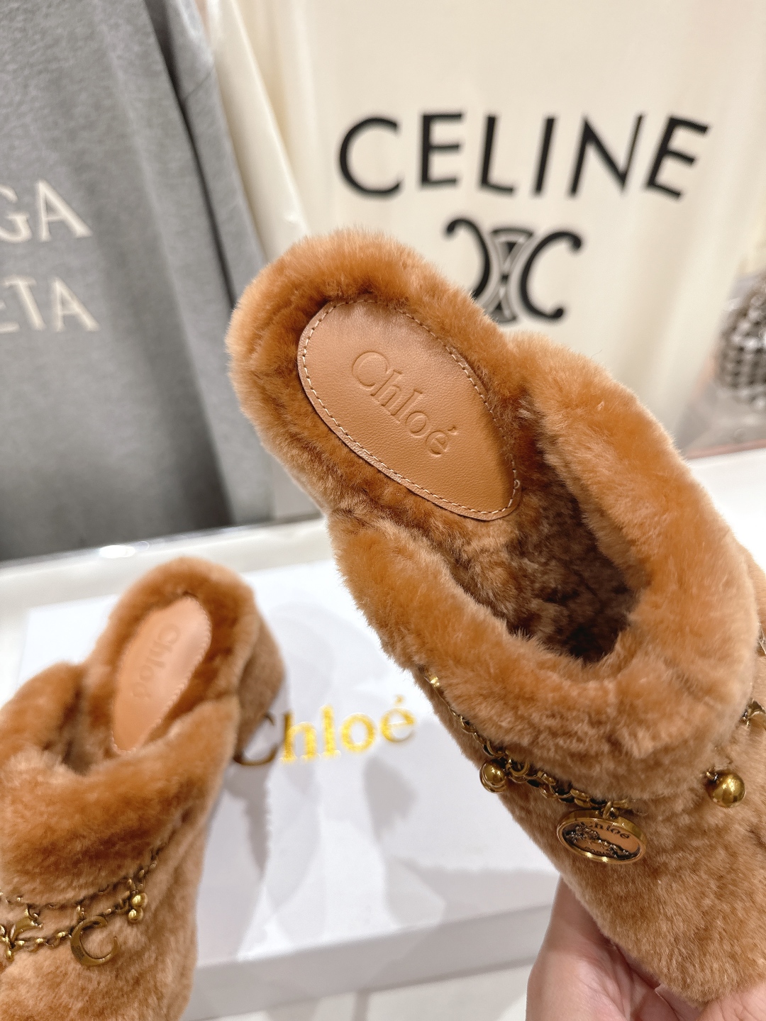 高版本出厂 Chloe 克洛伊F013 2025ss蔻依新款高跟居家毛毛拖鞋闪亮登场！简直是时尚感与舒适