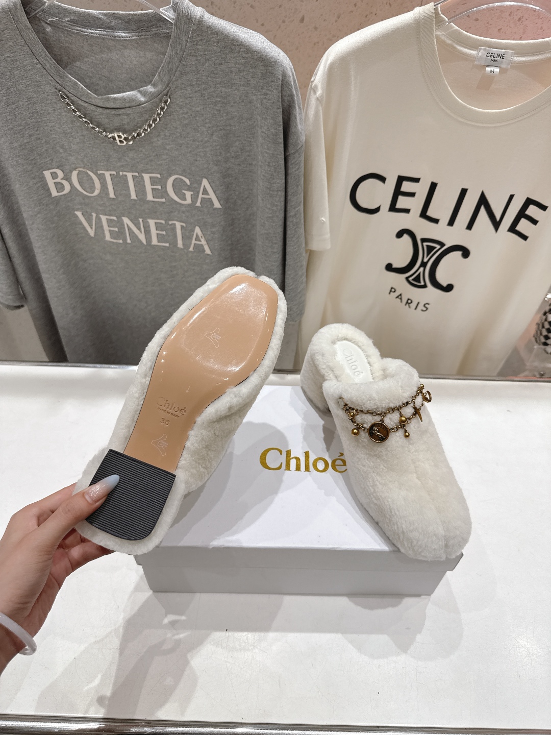高版本出厂 Chloe 克洛伊F013 2025ss蔻依新款高跟居家毛毛拖鞋闪亮登场！简直是时尚感与舒适