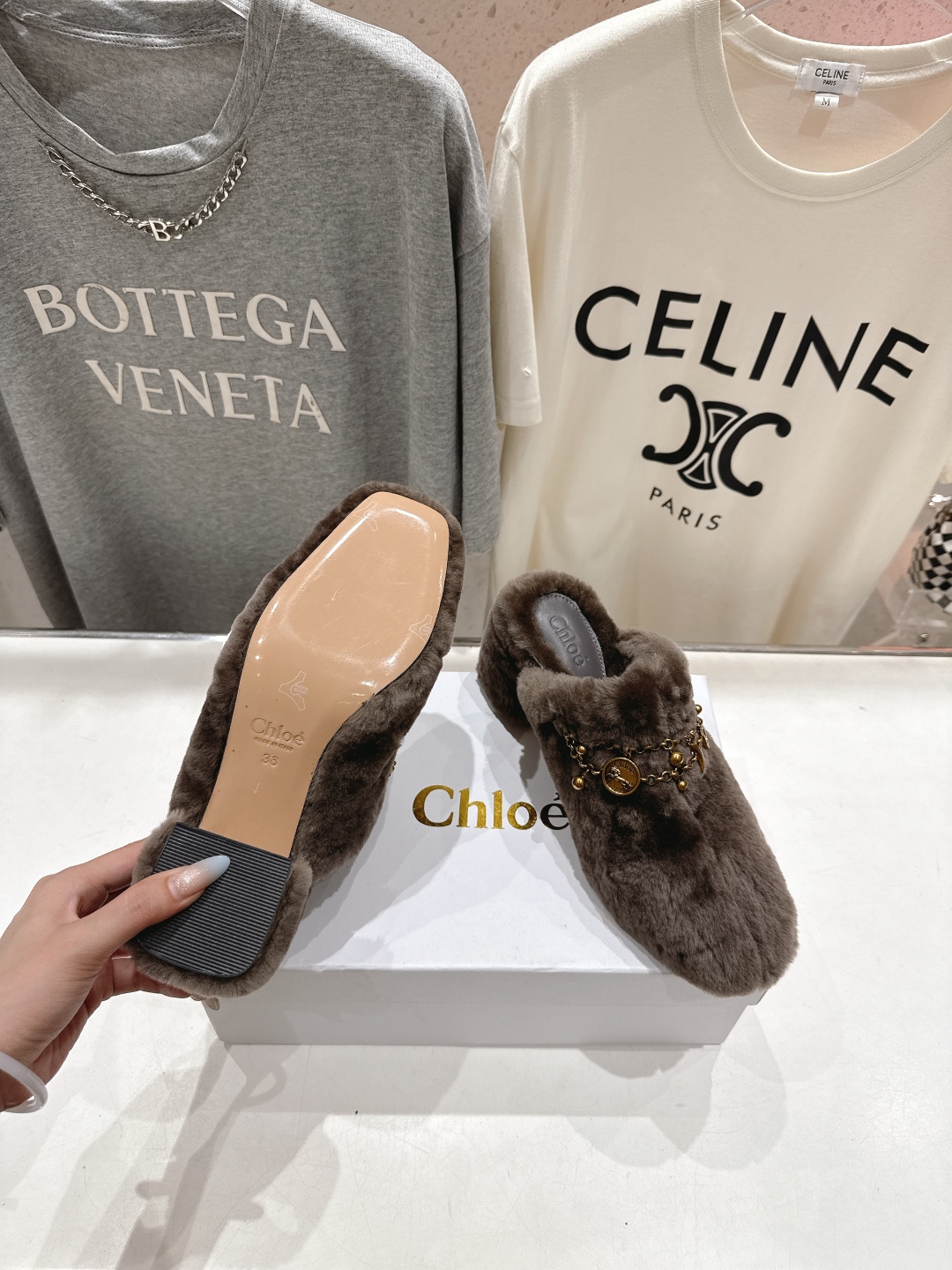 高版本出厂 Chloe 克洛伊F013 2025ss蔻依新款高跟居家毛毛拖鞋闪亮登场！简直是时尚感与舒适