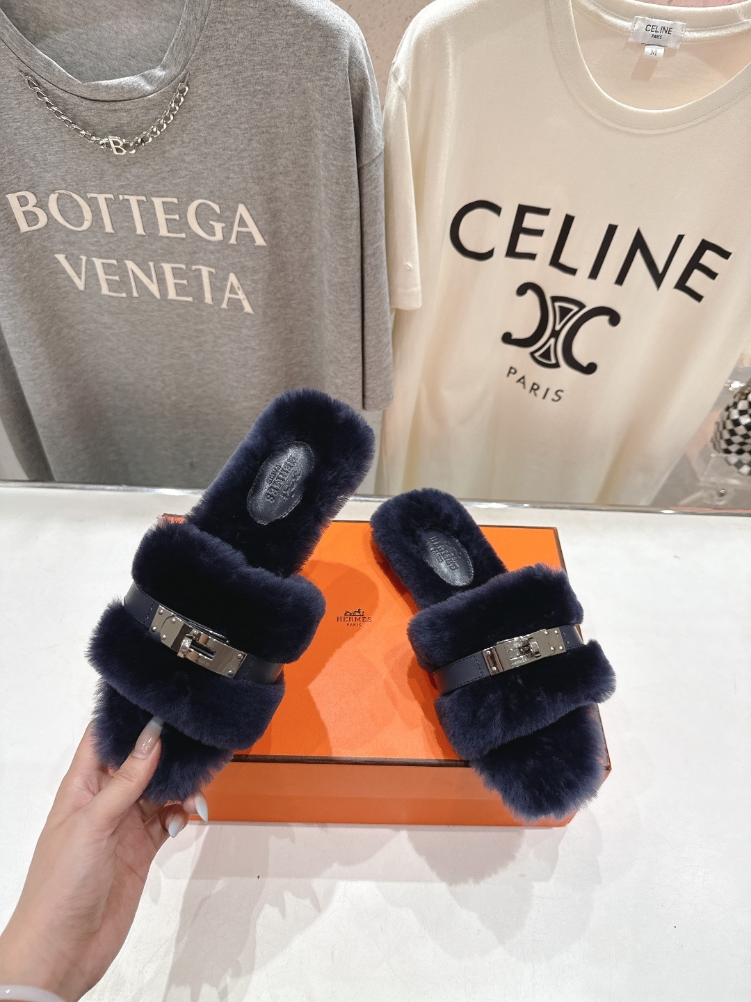 顶级出厂 Hermes*|爱马仕F021 2025ssH家新款平底毛毛拖鞋‼️羊羔毛特别柔软~上脚十分显