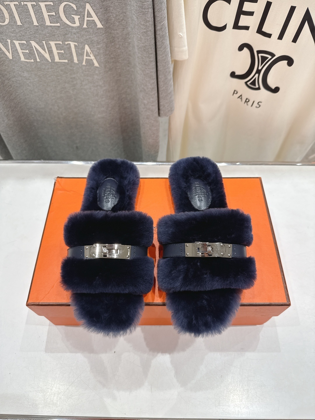 顶级出厂 Hermes*|爱马仕F021 2025ssH家新款平底毛毛拖鞋‼️羊羔毛特别柔软~上脚十分显