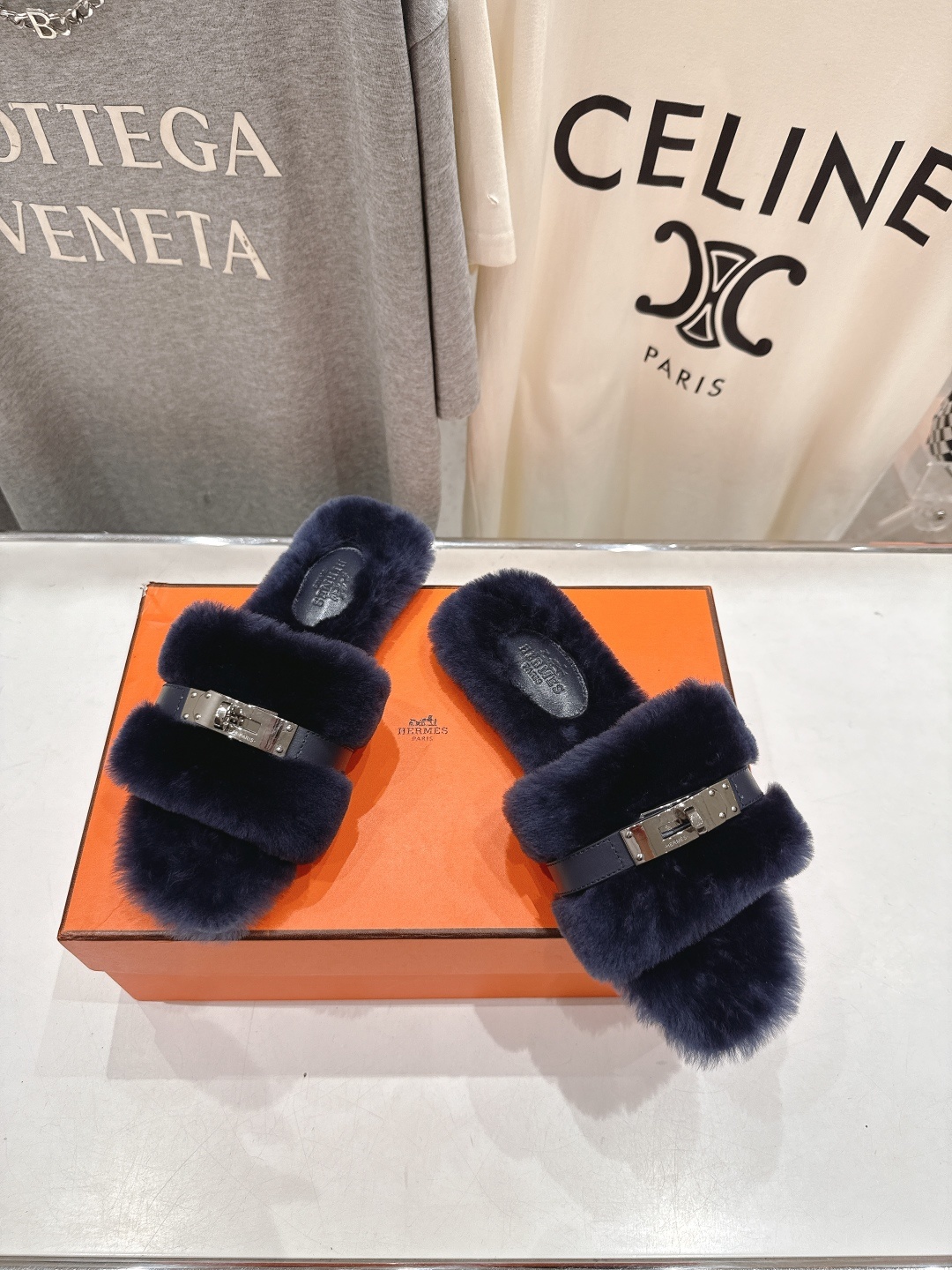 顶级出厂 Hermes*|爱马仕F021 2025ssH家新款平底毛毛拖鞋‼️羊羔毛特别柔软~上脚十分显