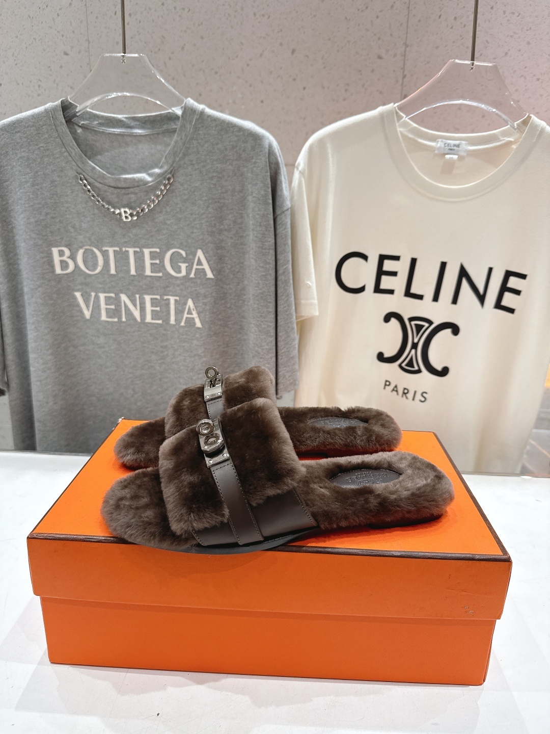 顶级出厂 Hermes*|爱马仕F021 2025ssH家新款平底毛毛拖鞋‼️羊羔毛特别柔软~上脚十分显