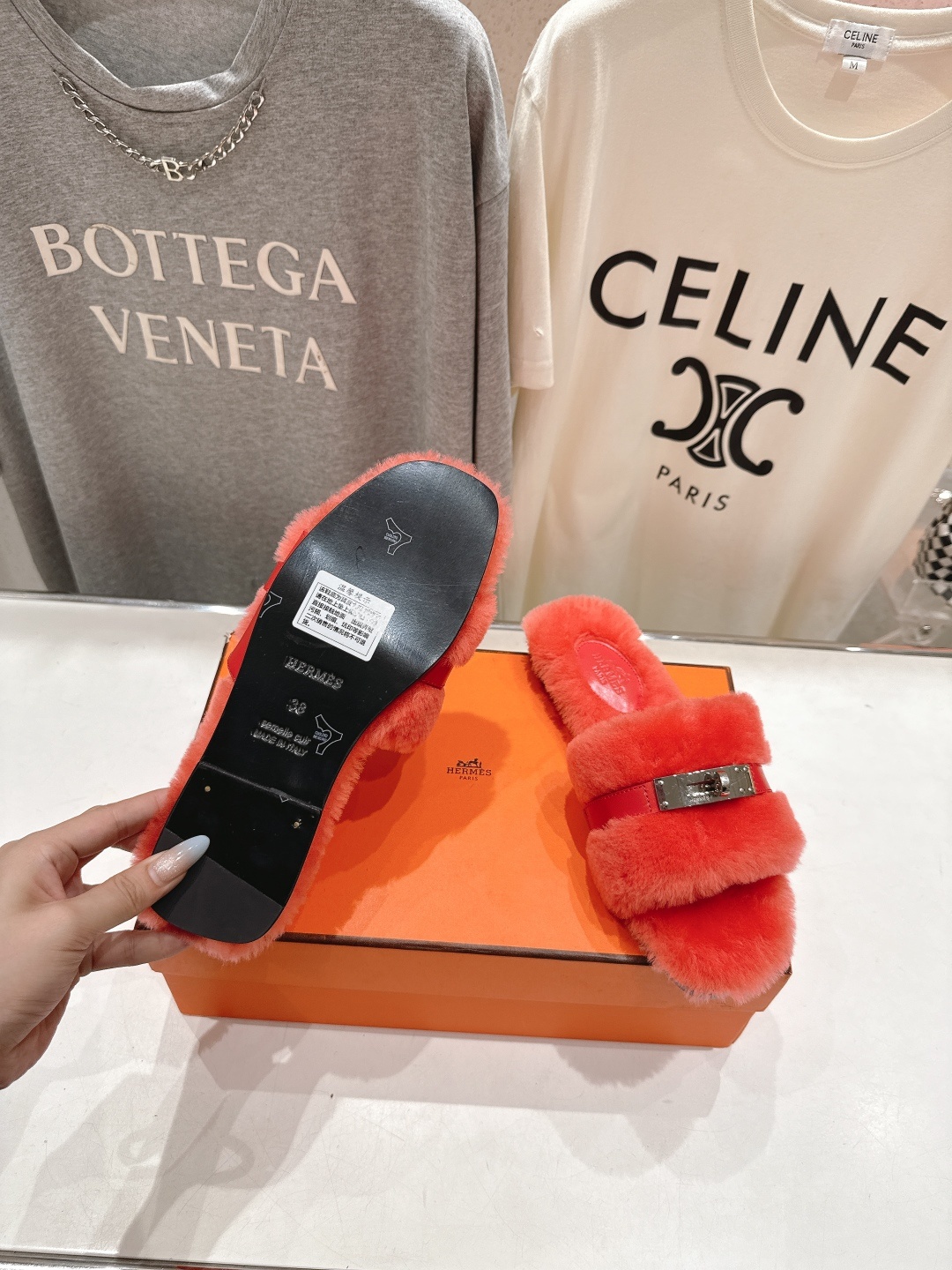 顶级出厂 Hermes*|爱马仕F021 2025ssH家新款平底毛毛拖鞋‼️羊羔毛特别柔软~上脚十分显