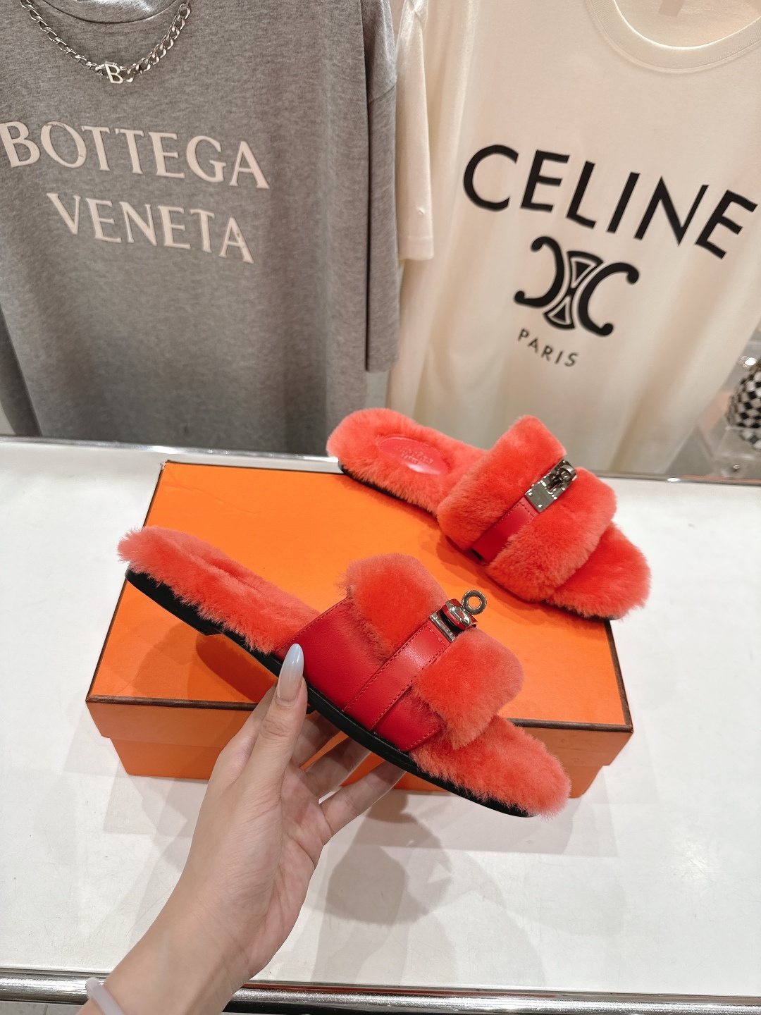 顶级出厂 Hermes*|爱马仕F021 2025ssH家新款平底毛毛拖鞋‼️羊羔毛特别柔软~上脚十分显