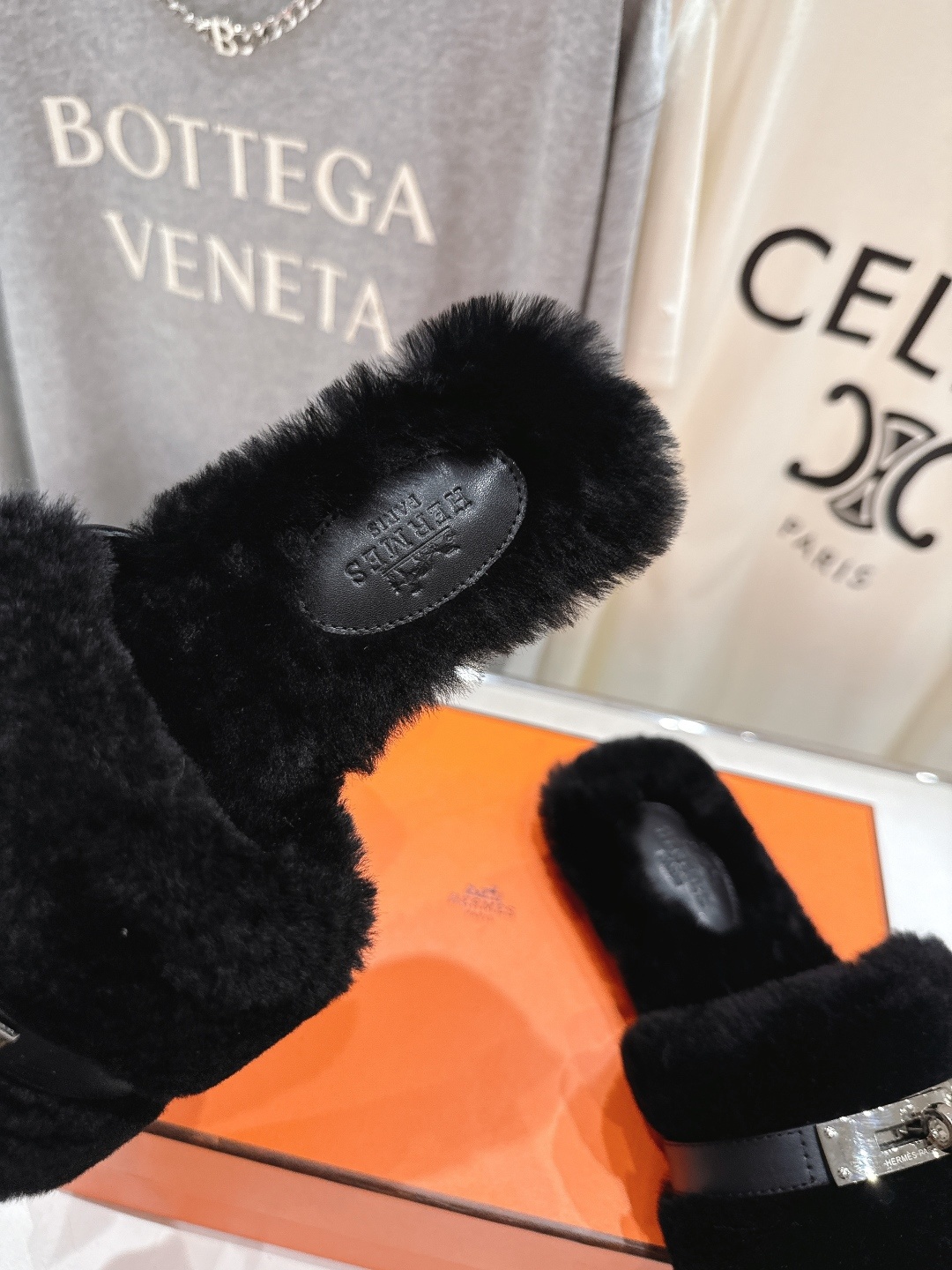 顶级出厂 Hermes*|爱马仕F021 2025ssH家新款平底毛毛拖鞋‼️羊羔毛特别柔软~上脚十分显